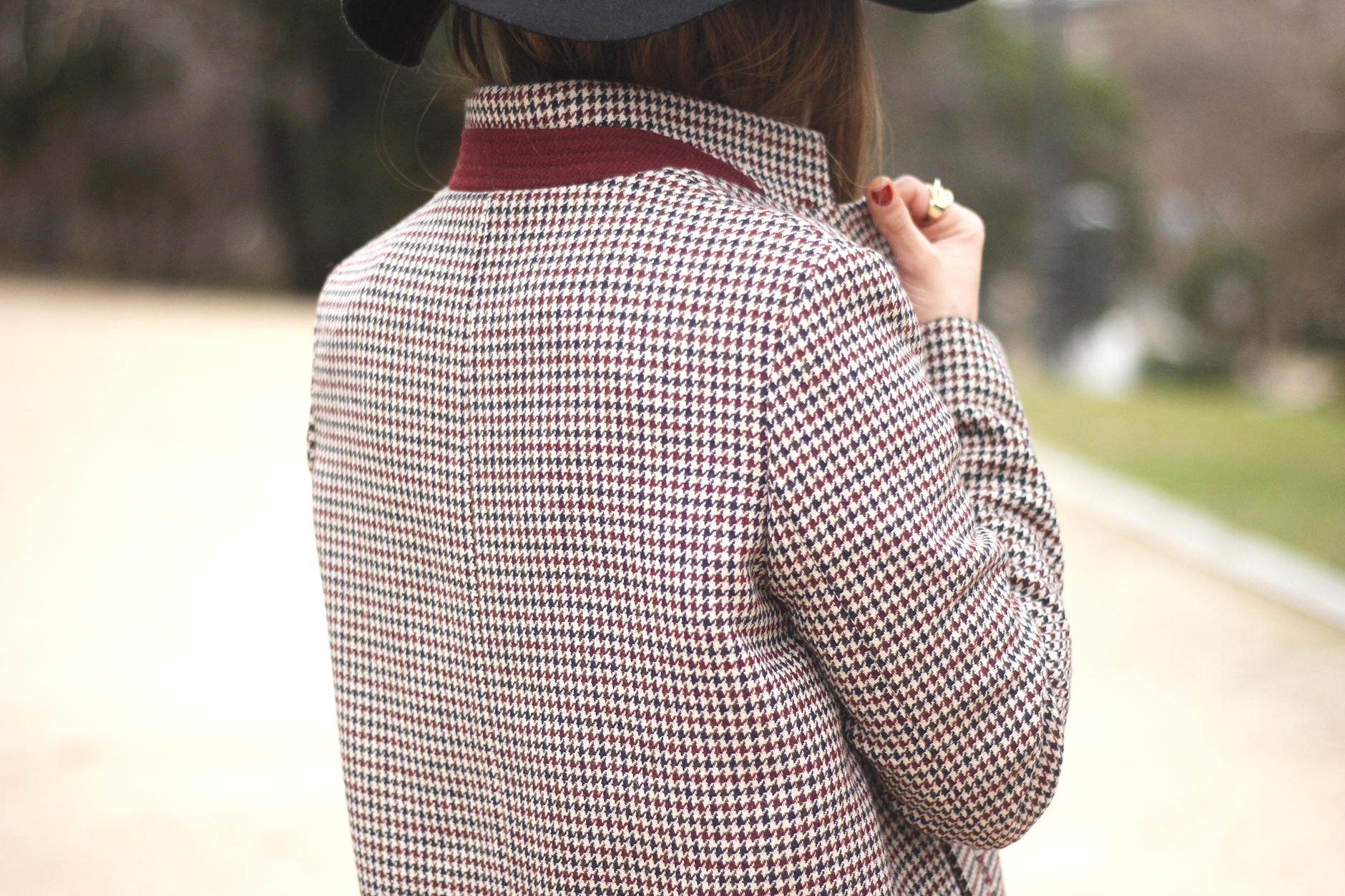 houndstooth coat, white sweater, over the knee boots, black hat, outfit, style, jeans16