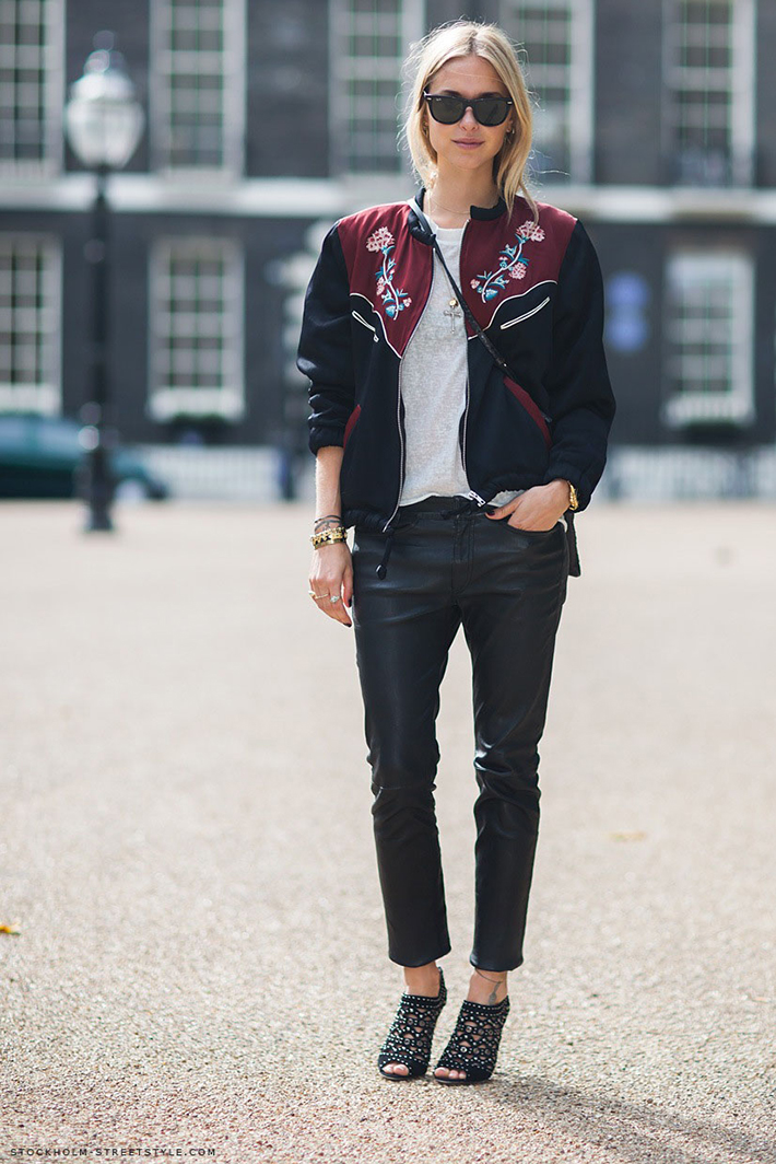 Bomber jacket street style outfit fashion12