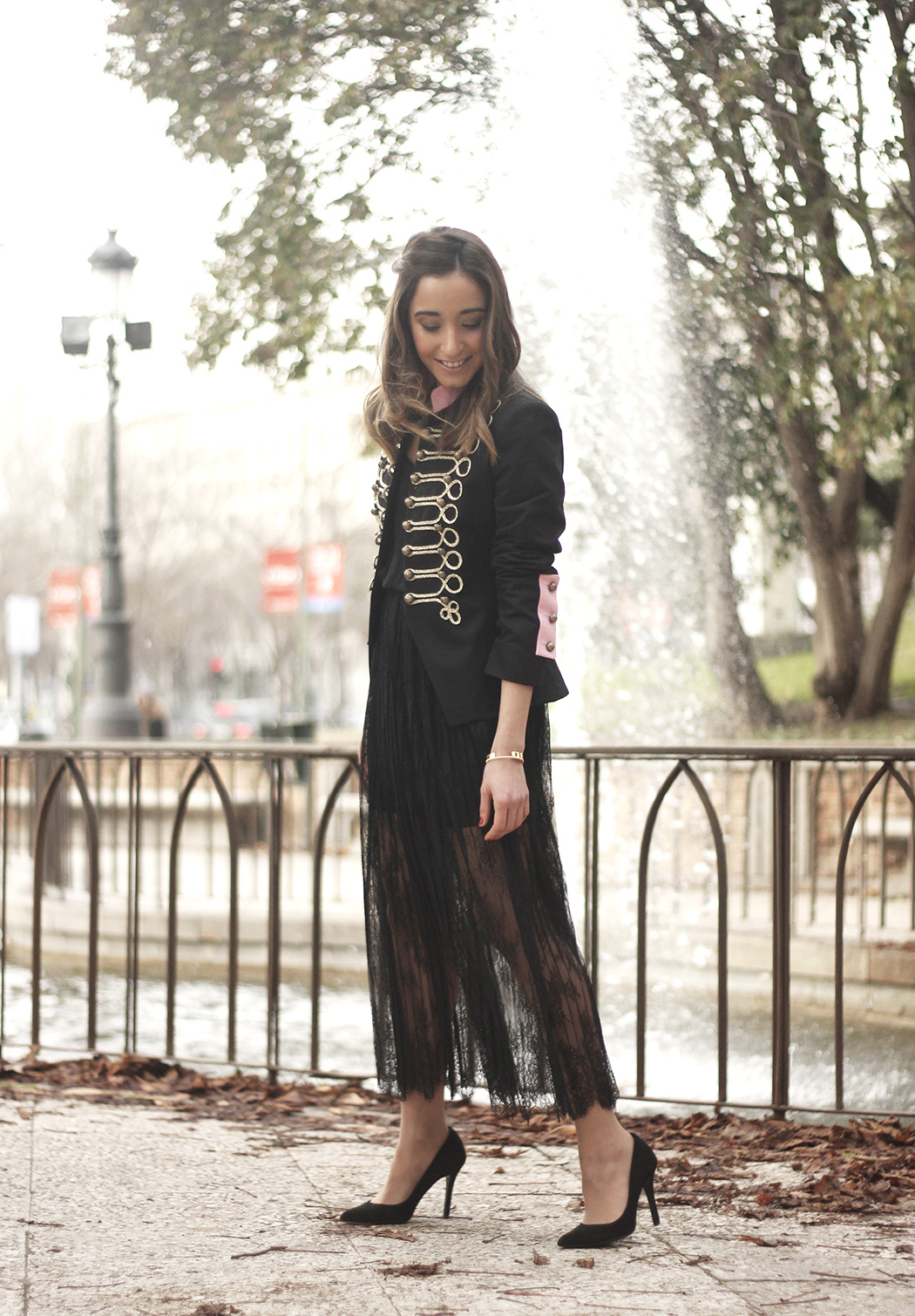 Lace skirt black jacket extreme collection black heels outfit01