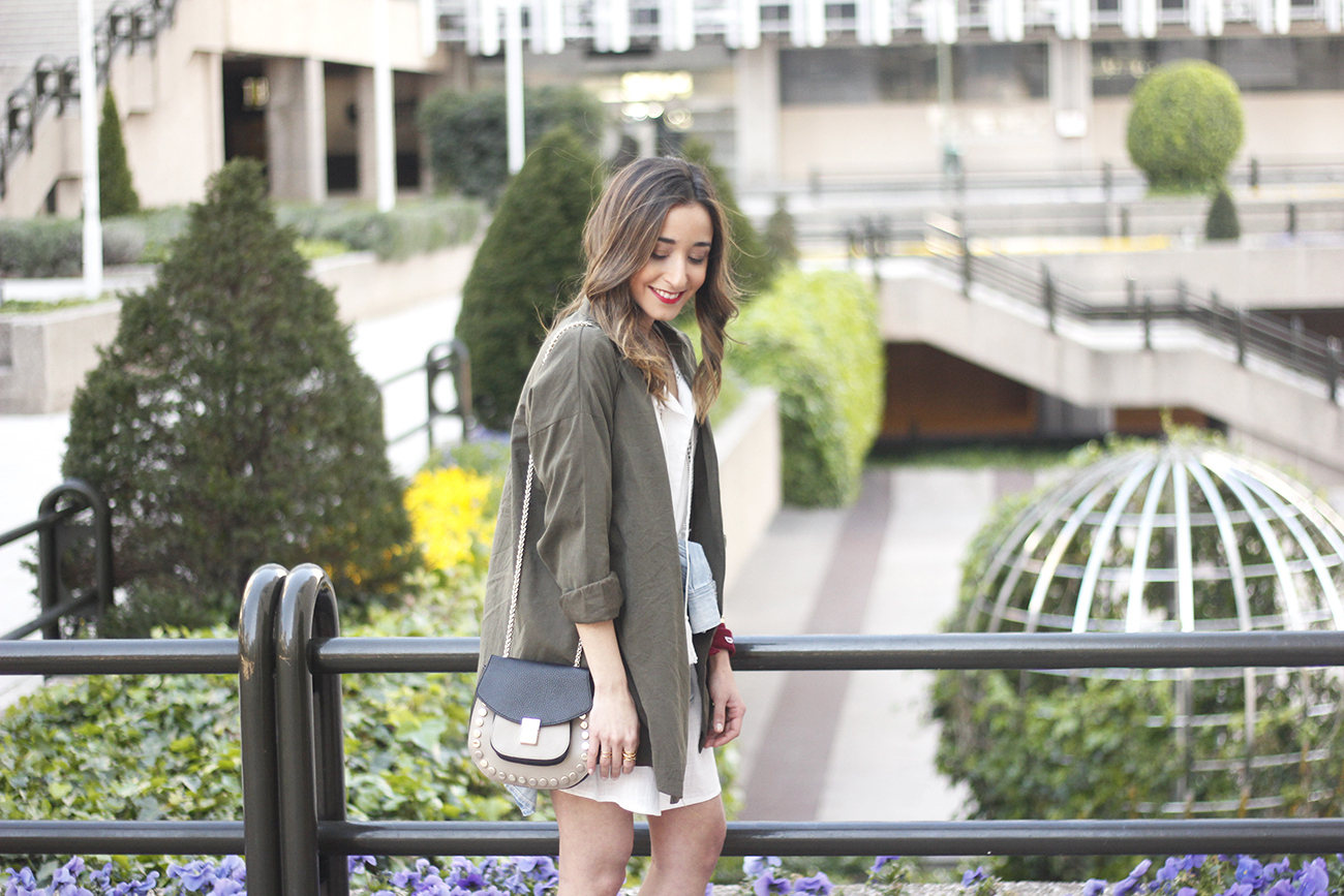 White Dress khaki shirt denim shirt nude sandals bandana outfit spring style14