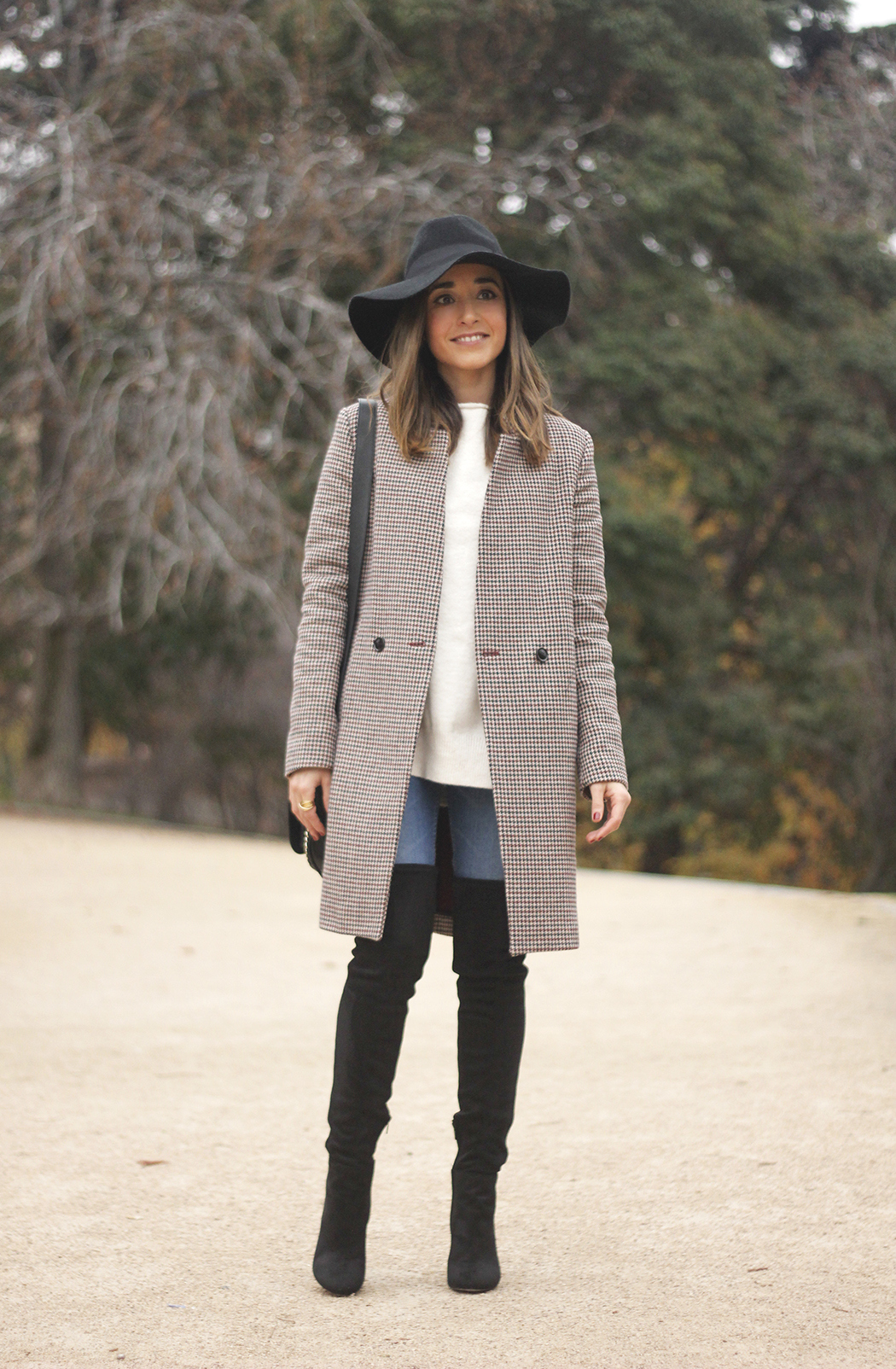 houndstooth coat, white sweater, over the knee boots, black hat, outfit, style, jeans05