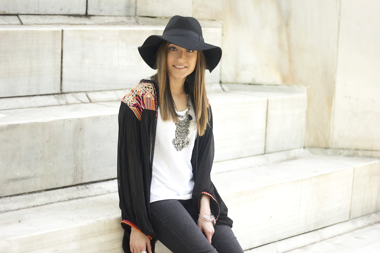 embroidered kimono flared jeans Hat Heels outfit style09