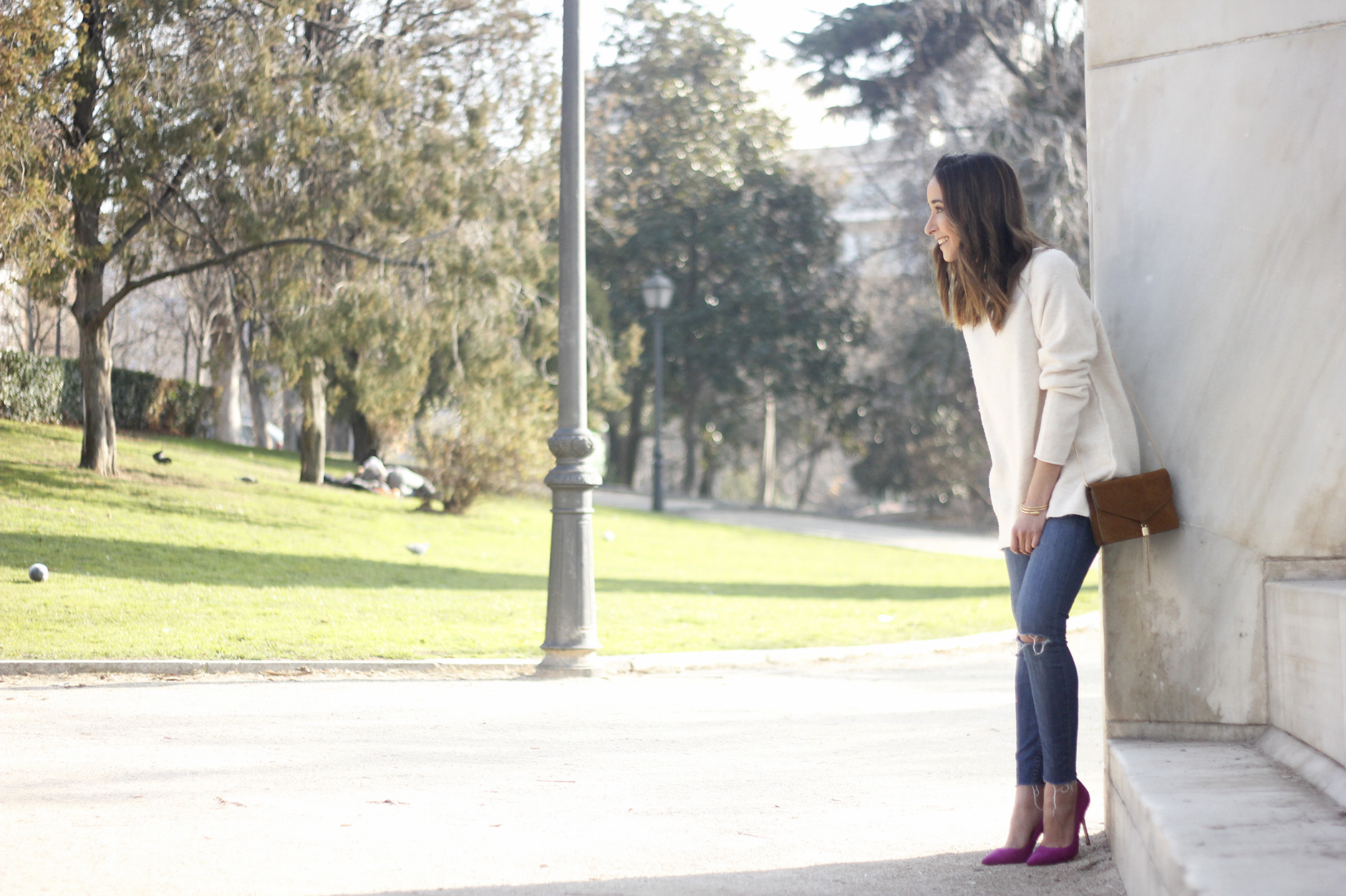 White Sweater Jeans Pink Heels Carolina Herrera outfit12