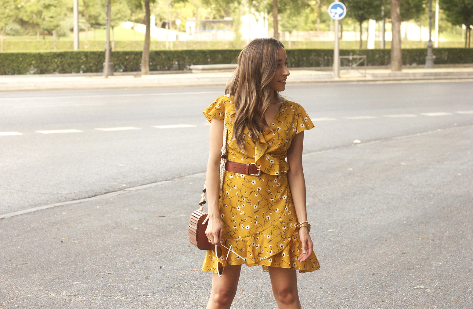 daisy dress with ruffles sandals street style summer outfit 201813