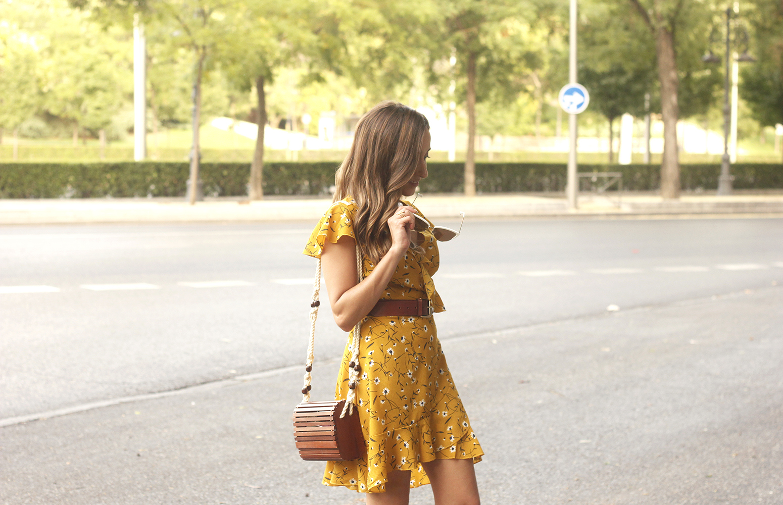 daisy dress with ruffles sandals street style summer outfit 201814