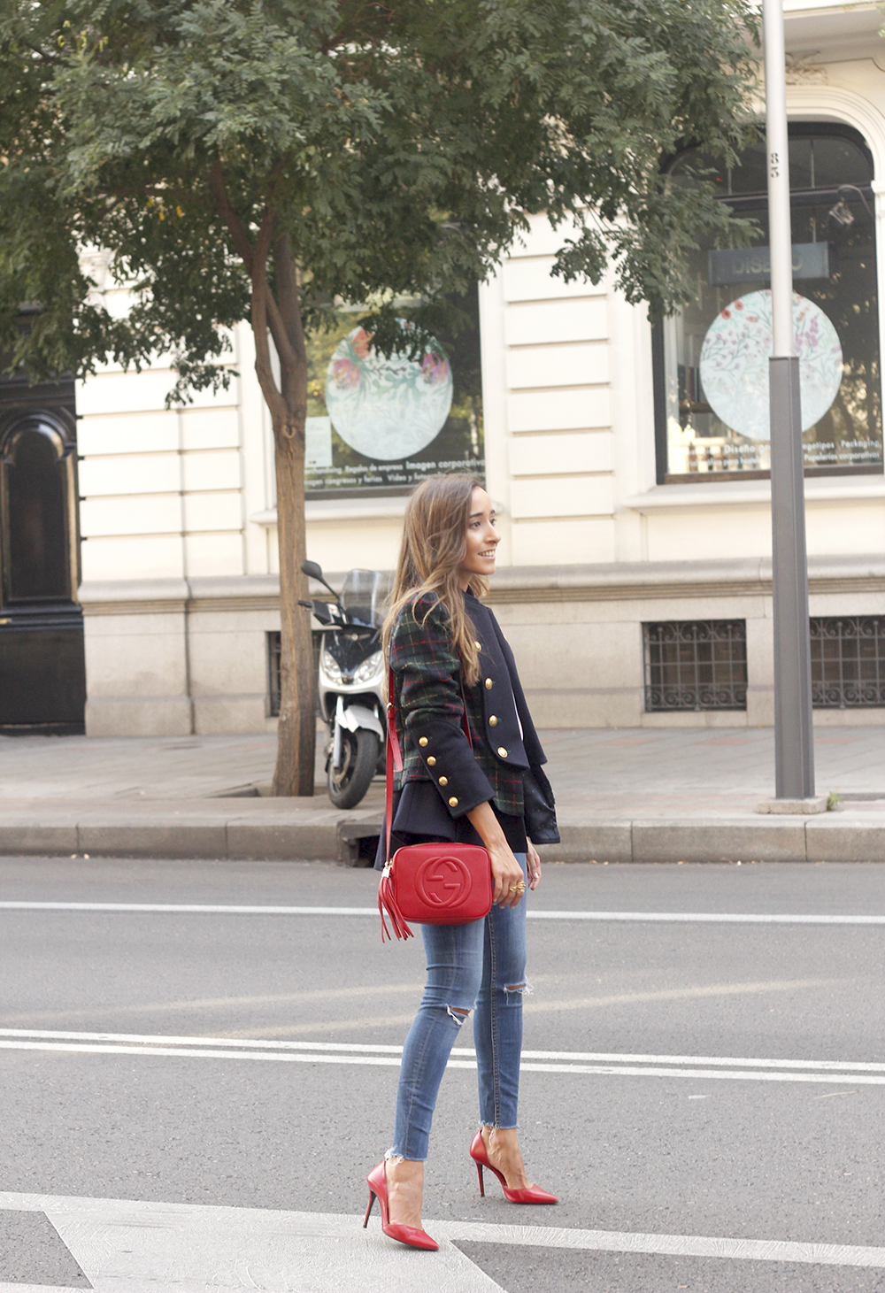 CHECKED BLAZER highly preppy gucci bag ripped jeans street style 2018 outfit14