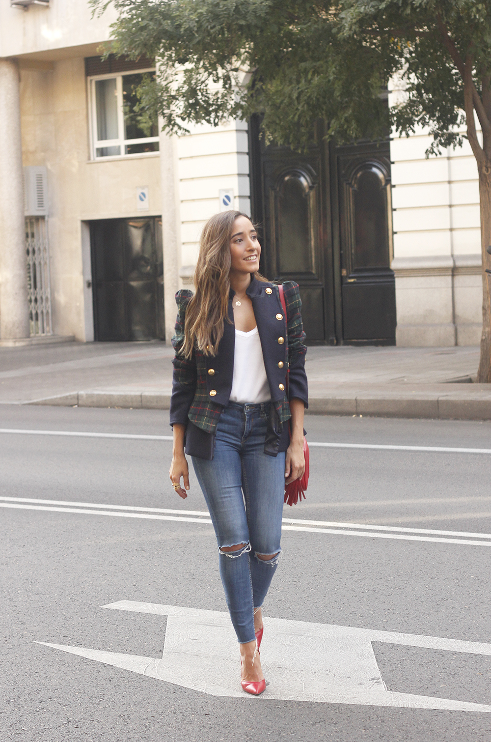 CHECKED BLAZER highly preppy gucci bag ripped jeans street style 2018 outfit11