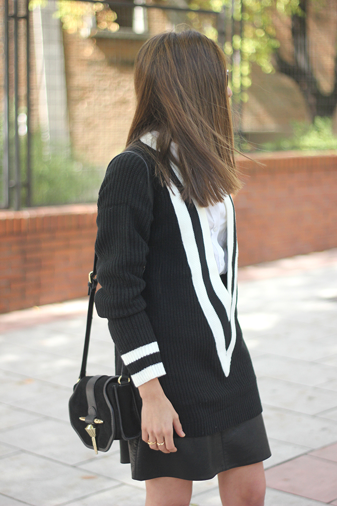 Black Sweater _ Besugarandspice14