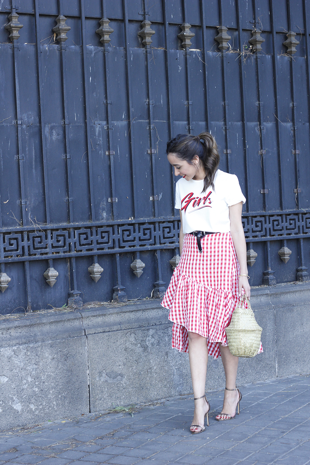 red vichy skirt frilss summer outfit heels style fashion tom ford sunglasses01