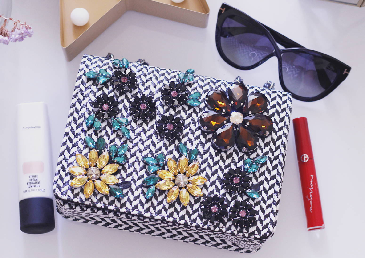 What is in my suitcase vacation summer maleta givenchy Giorgio Armani Beauty3