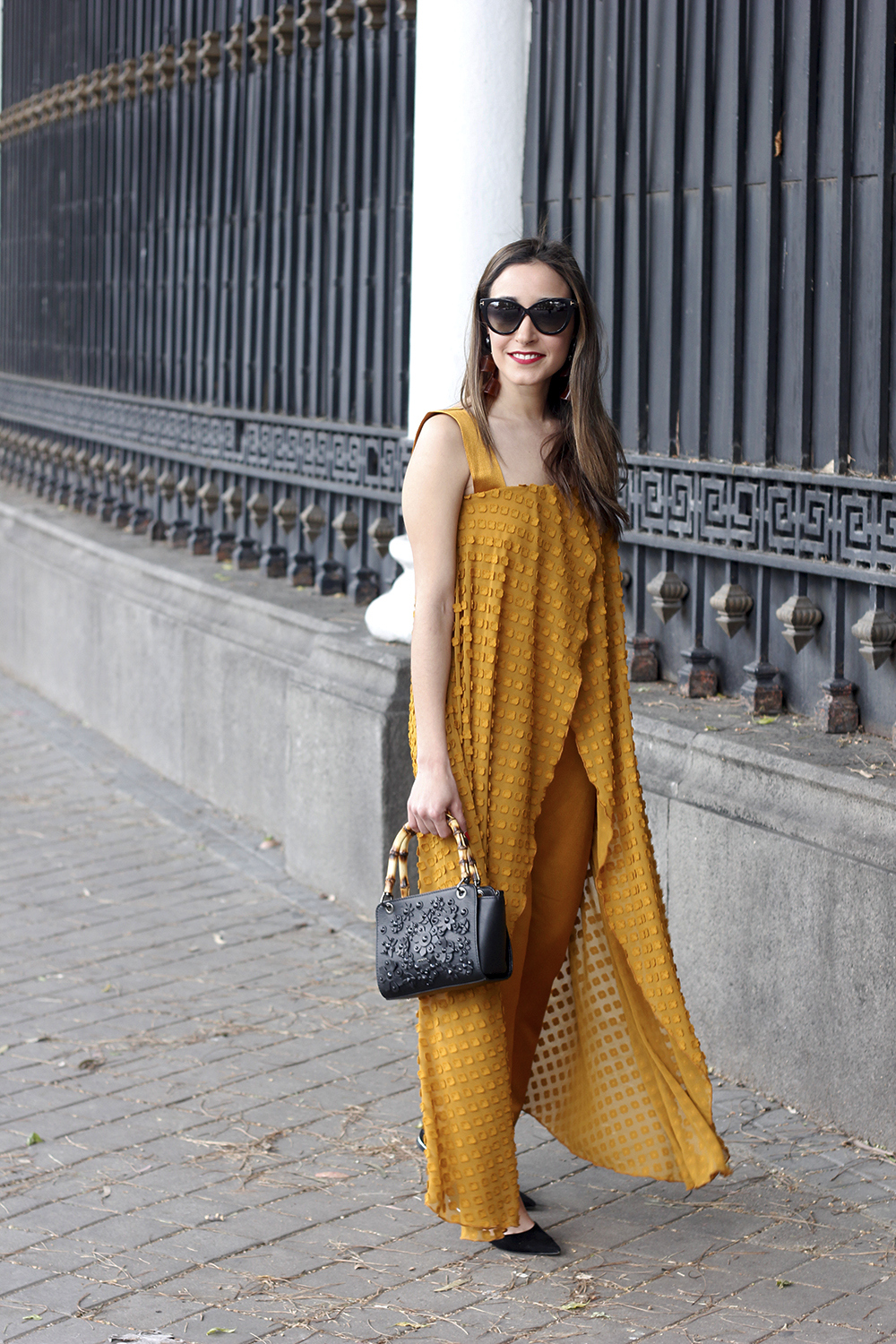 mustard jumpsuit black flats uterqüe bag tom ford sunnies spring fashion style outfit 11