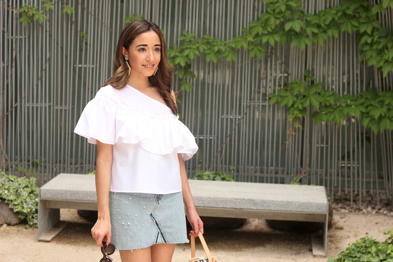 denim skirt with pearls heels wicker bagwhite top summer style fashion outfit13