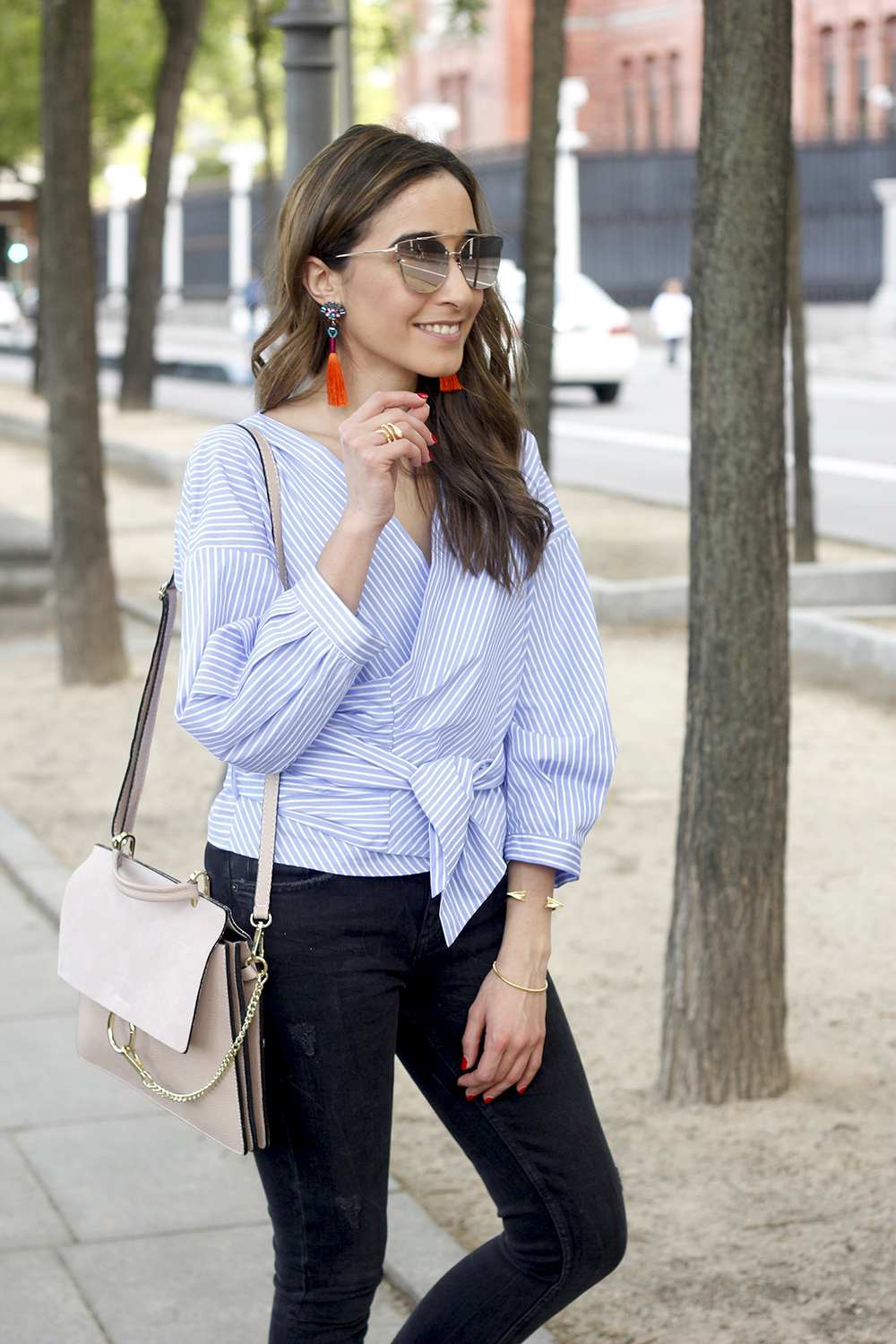 striped shirt black ripped jeans converse earrings style fashion summer 08