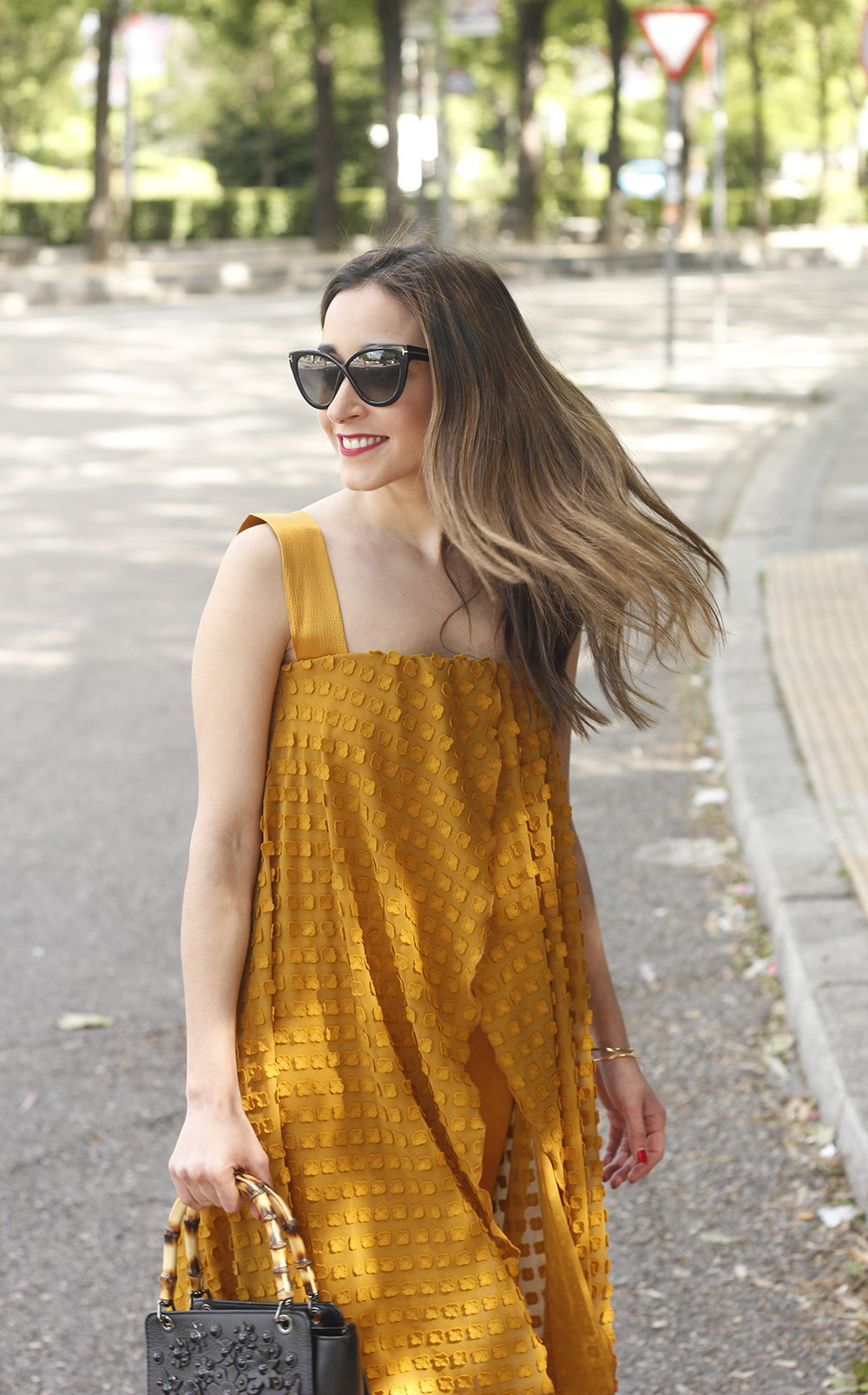 mustard jumpsuit black flats uterqüe bag tom ford sunnies spring fashion style outfit 15