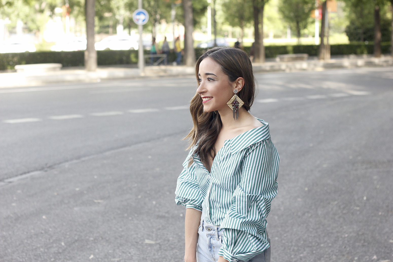 striped shirt jeans gucci bag uterqüe earrings pink heels accessories style outfit10