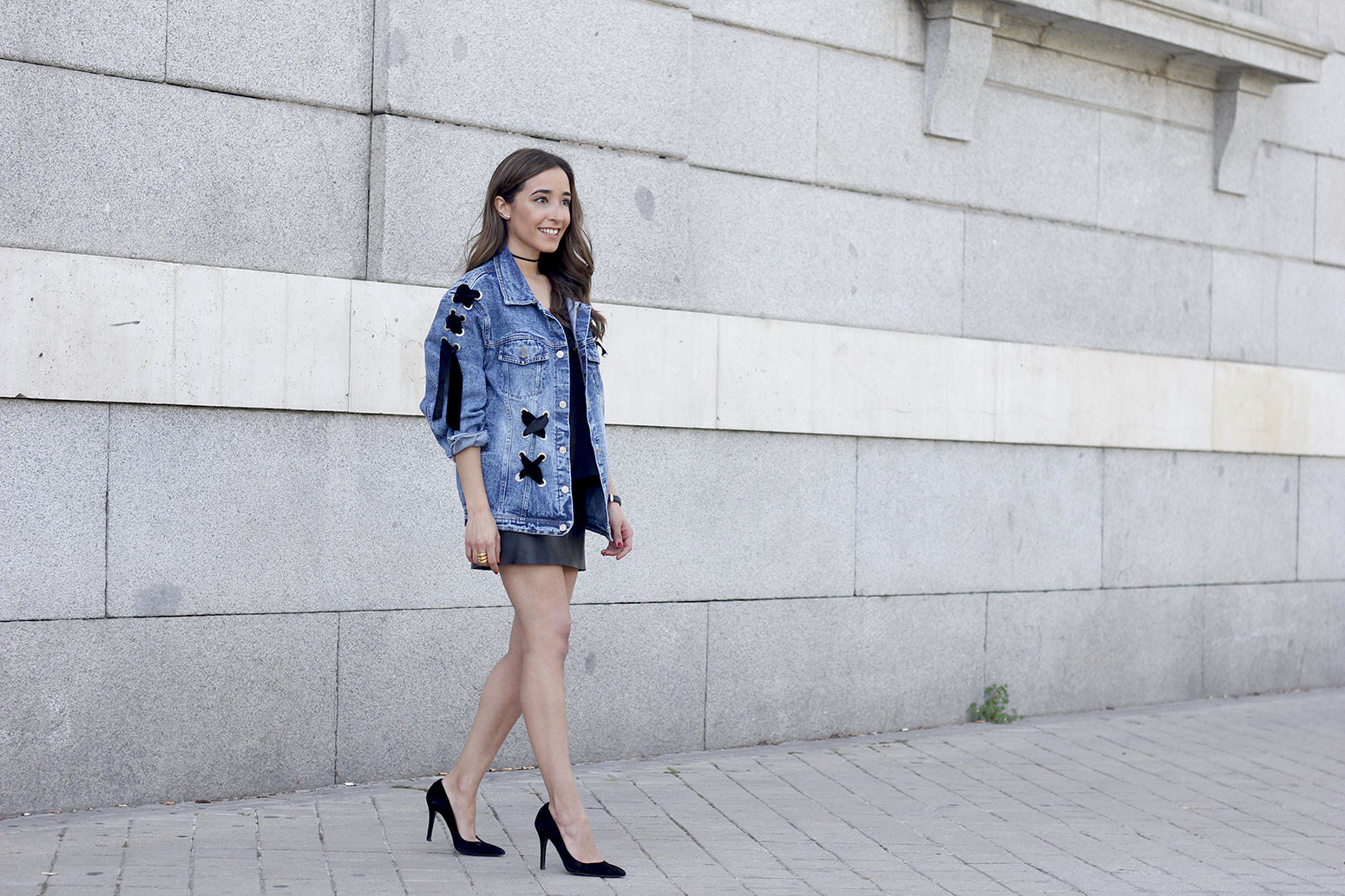 denim jacket leather skirt black heels outfit style fashion summer12
