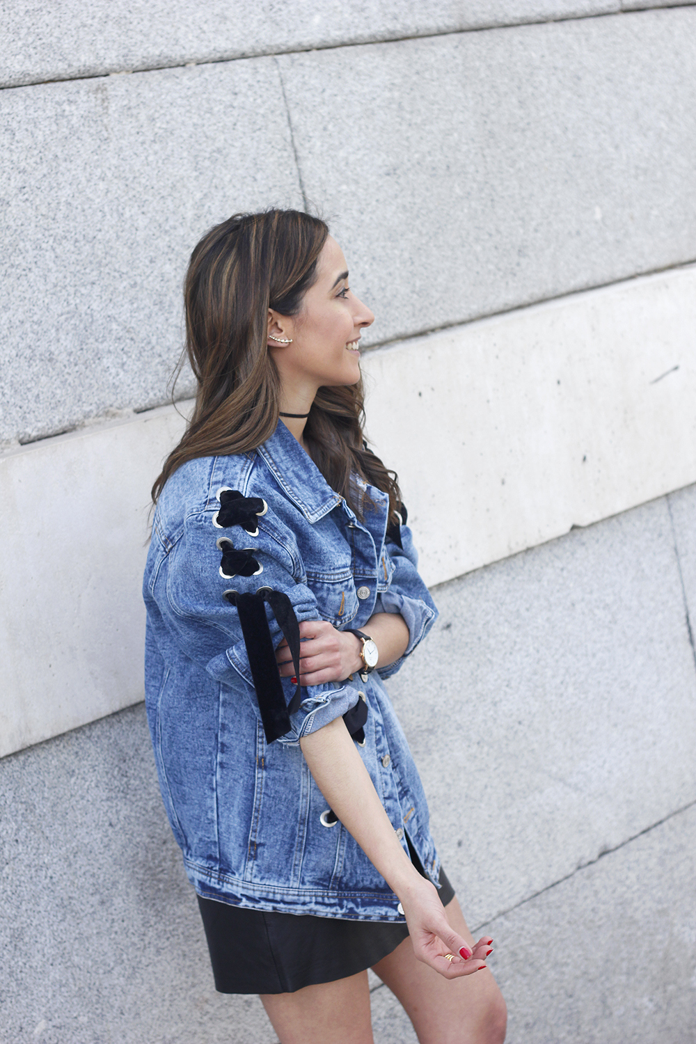 denim jacket leather skirt black heels outfit style fashion summer14