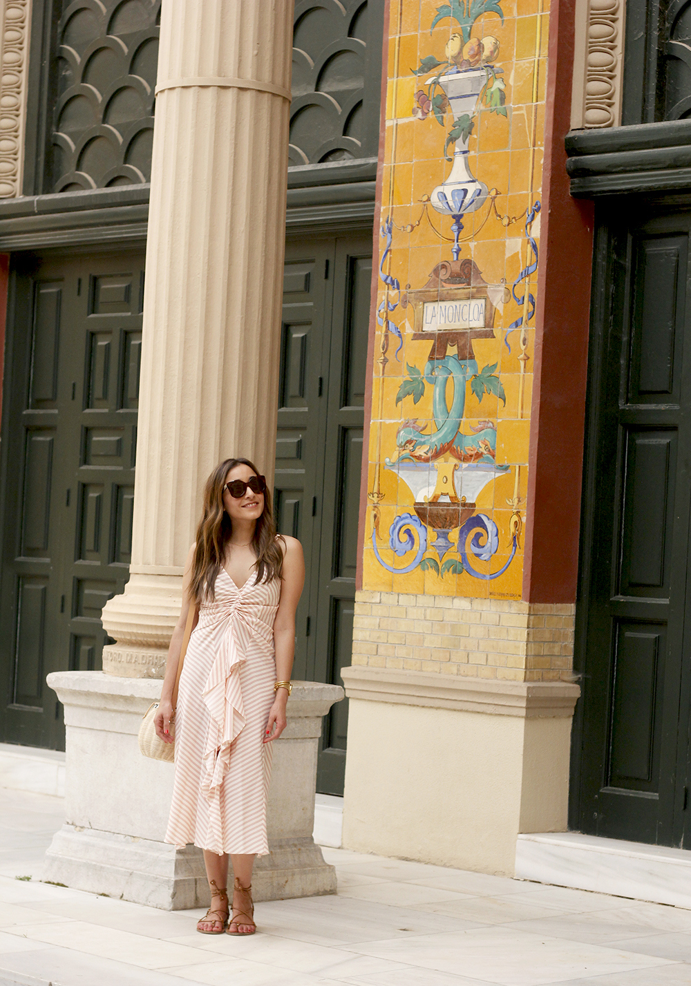 Perfect dress for summer flat sandals wicker bag céline sunnies style fashion outfit11