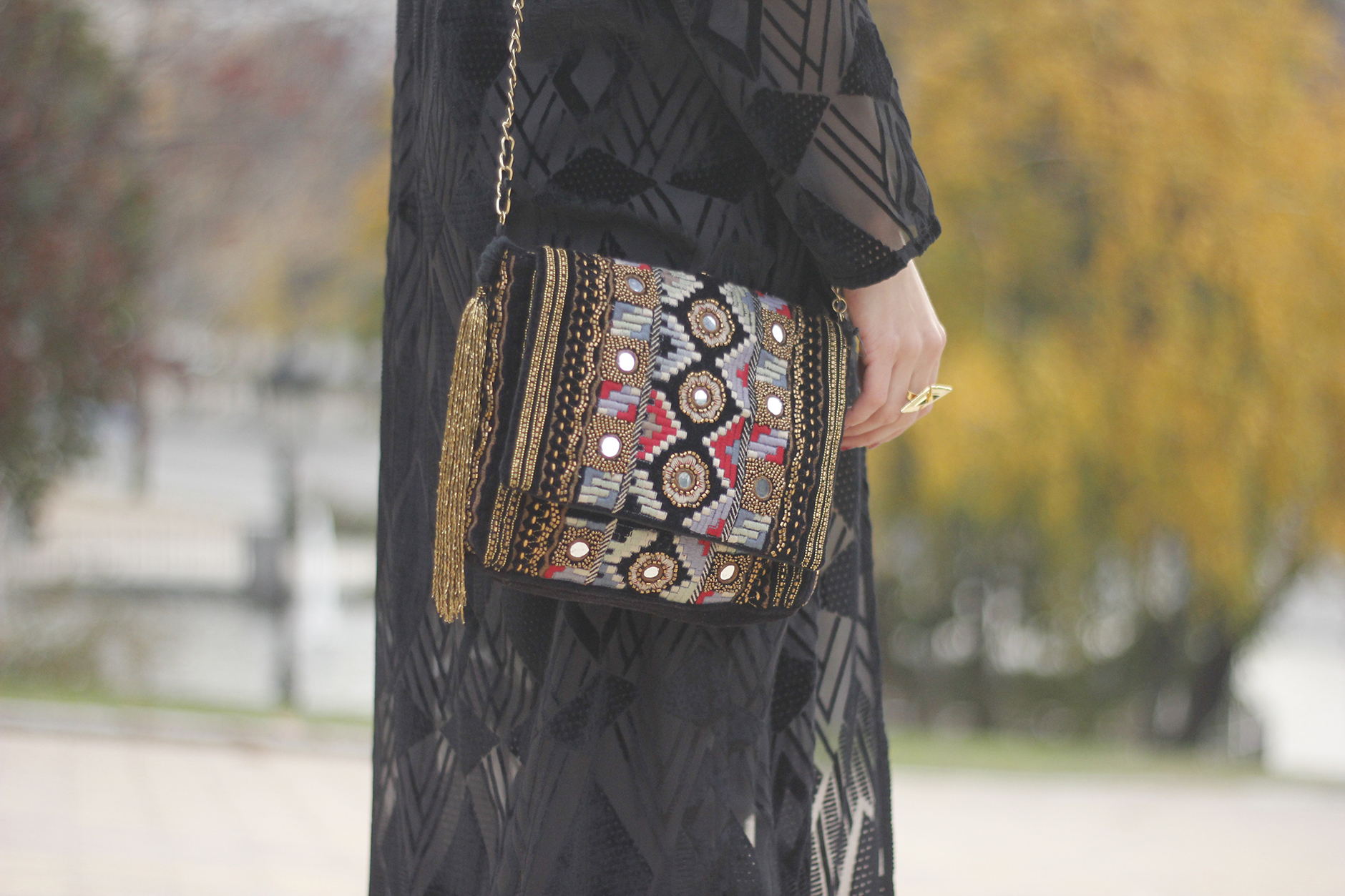 Black Kimono Black flared jeans outfit17