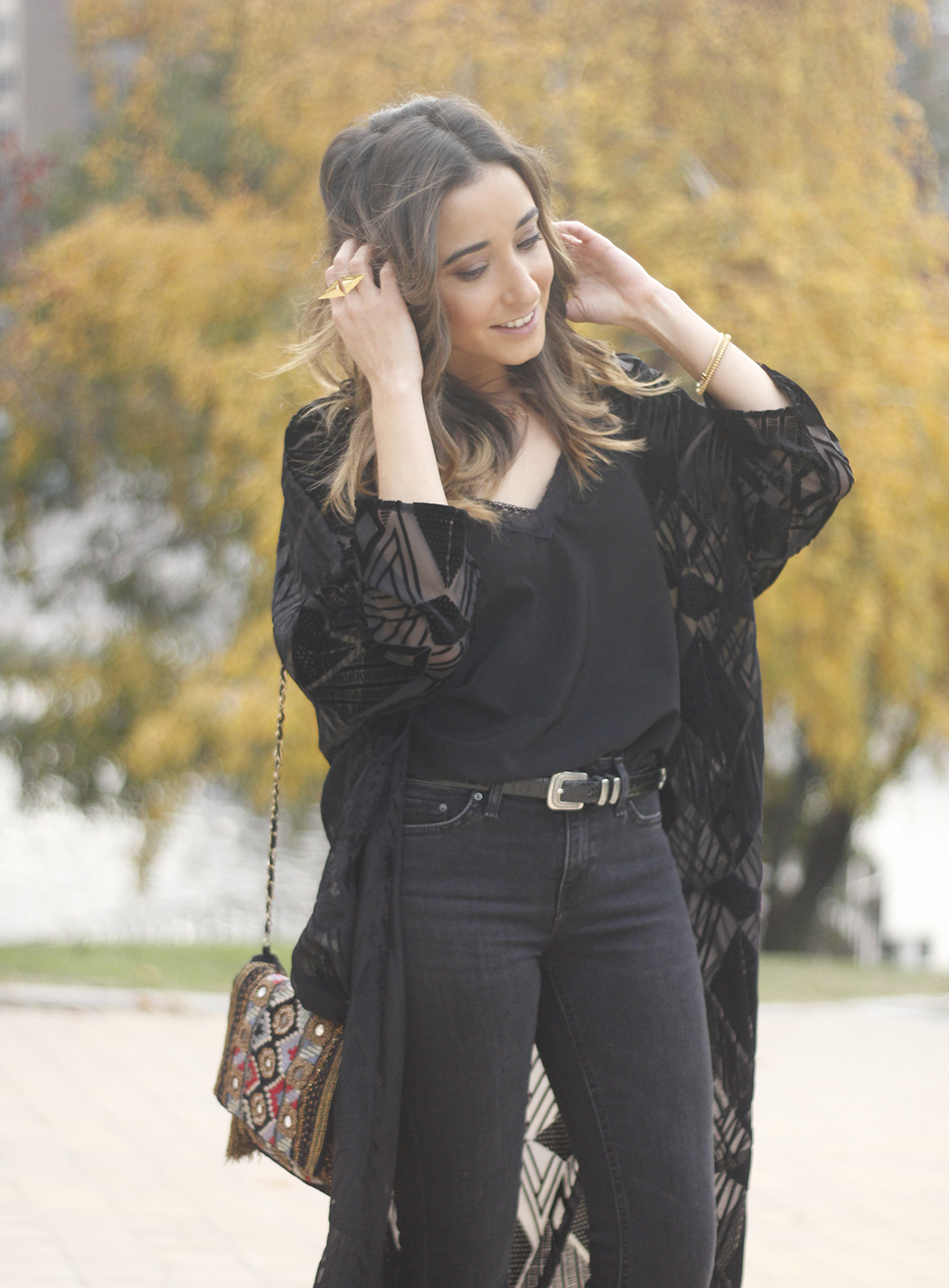 Black Kimono Black flared jeans outfit23