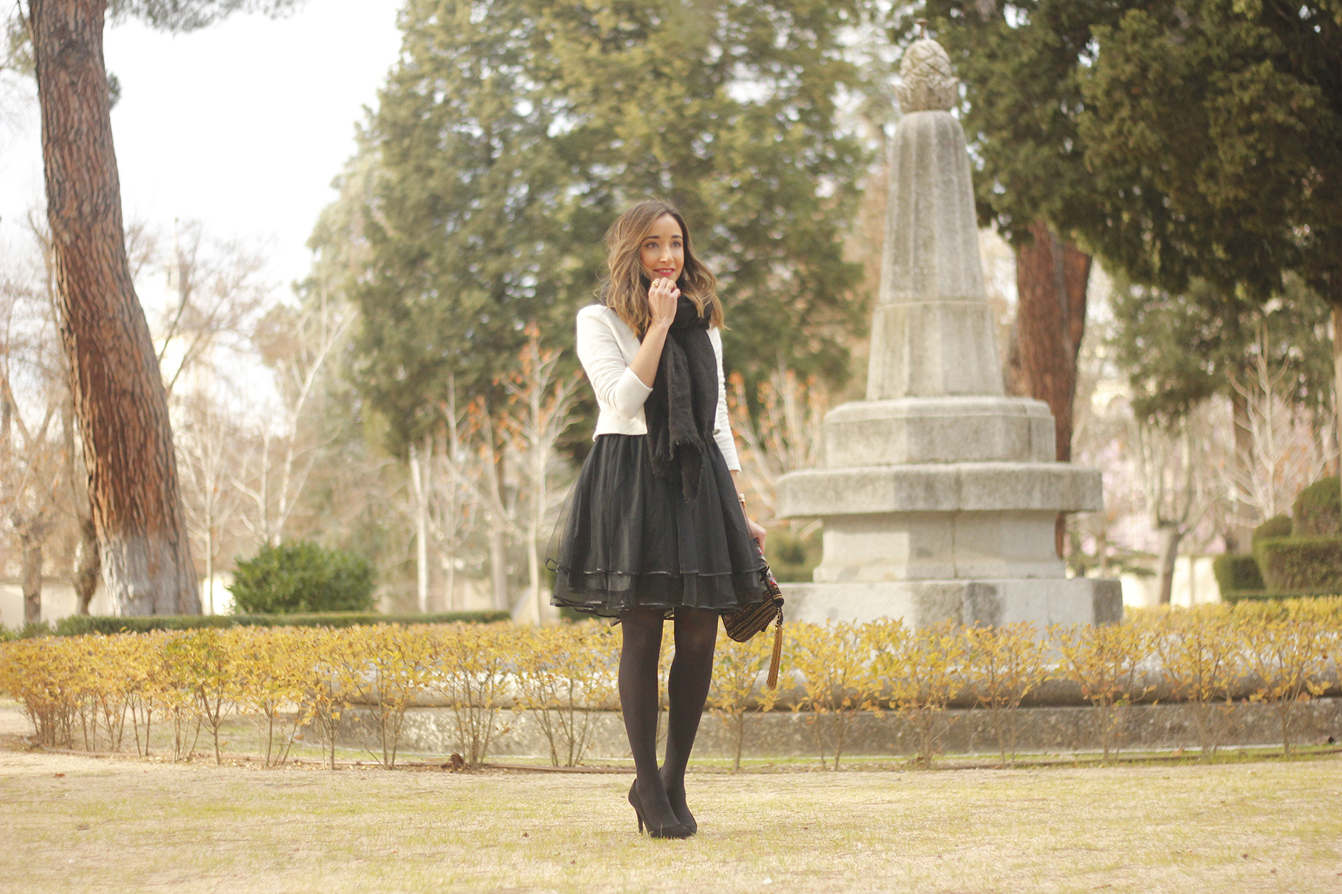 black tulle skirt white sweater black scarf outfit heels15