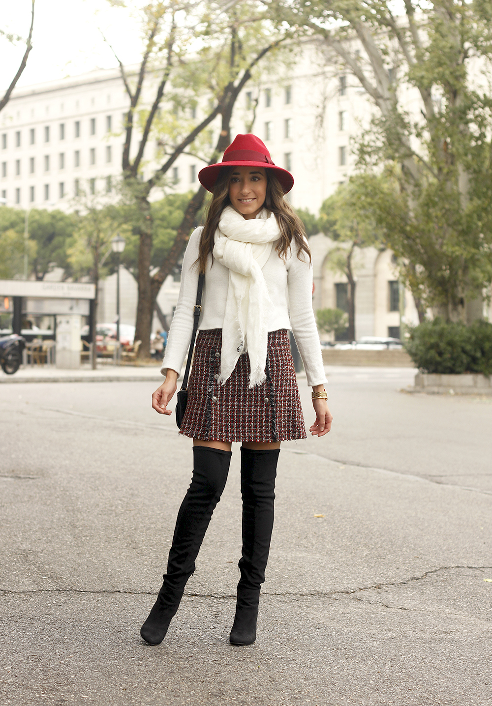 tweer skirt over the knee boots uterqüe red hat scarf accessories outfit style07