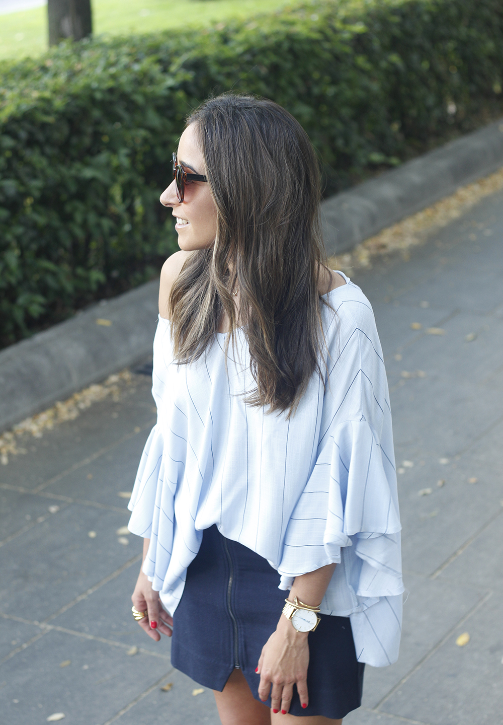 Blue Striped Tie V Back Ruffle Sleeve Blouse blue skirt bronze heels outfit style fashion15