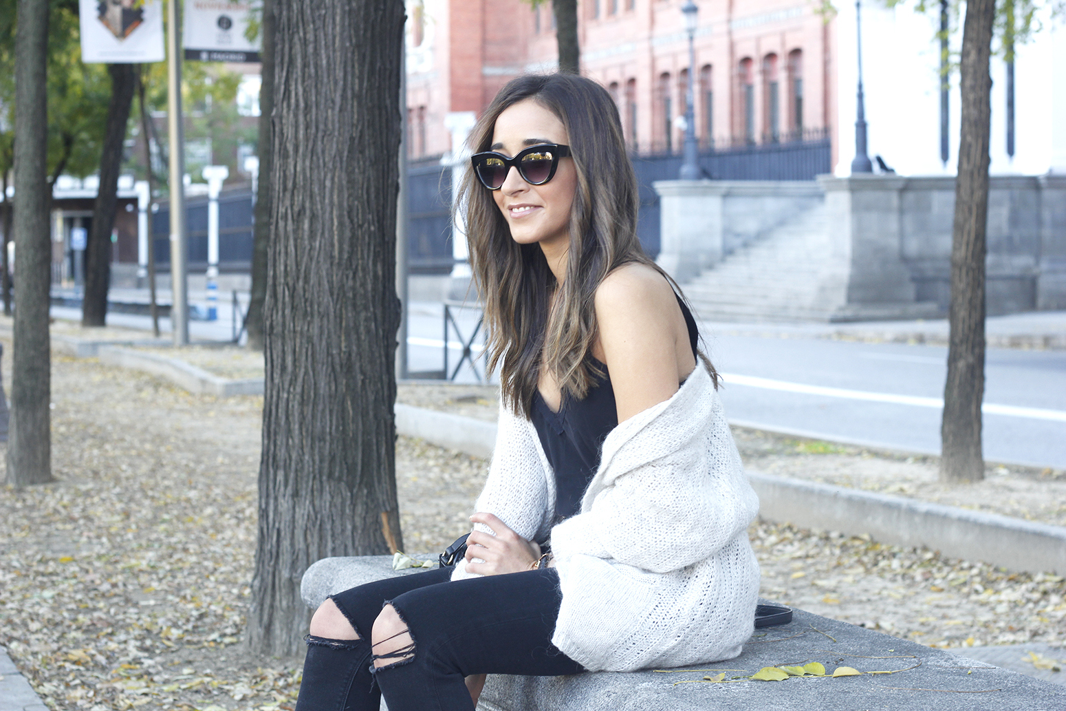 Leopard Booties cardigan ripped jeans outfit fall style fashion13