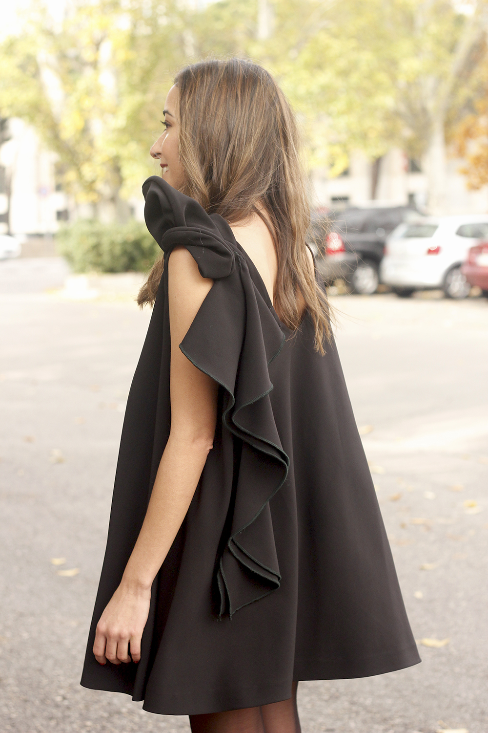 little black dress yves saint laurent bag accessories black heels outfit party look style15