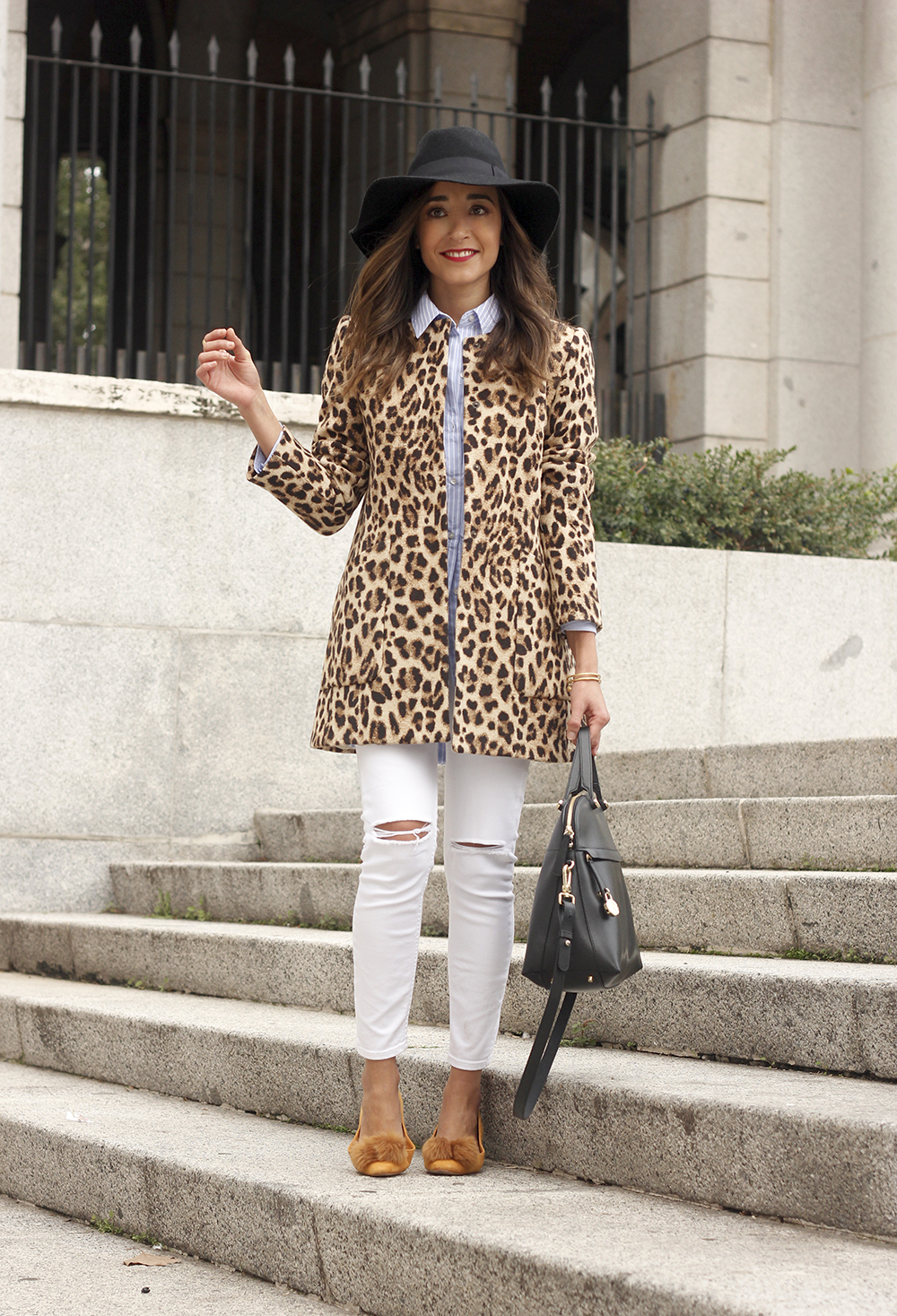 Leopard print coat white ripped jeans flats accesories black hat furla bag aristocrazy ring outfit style14