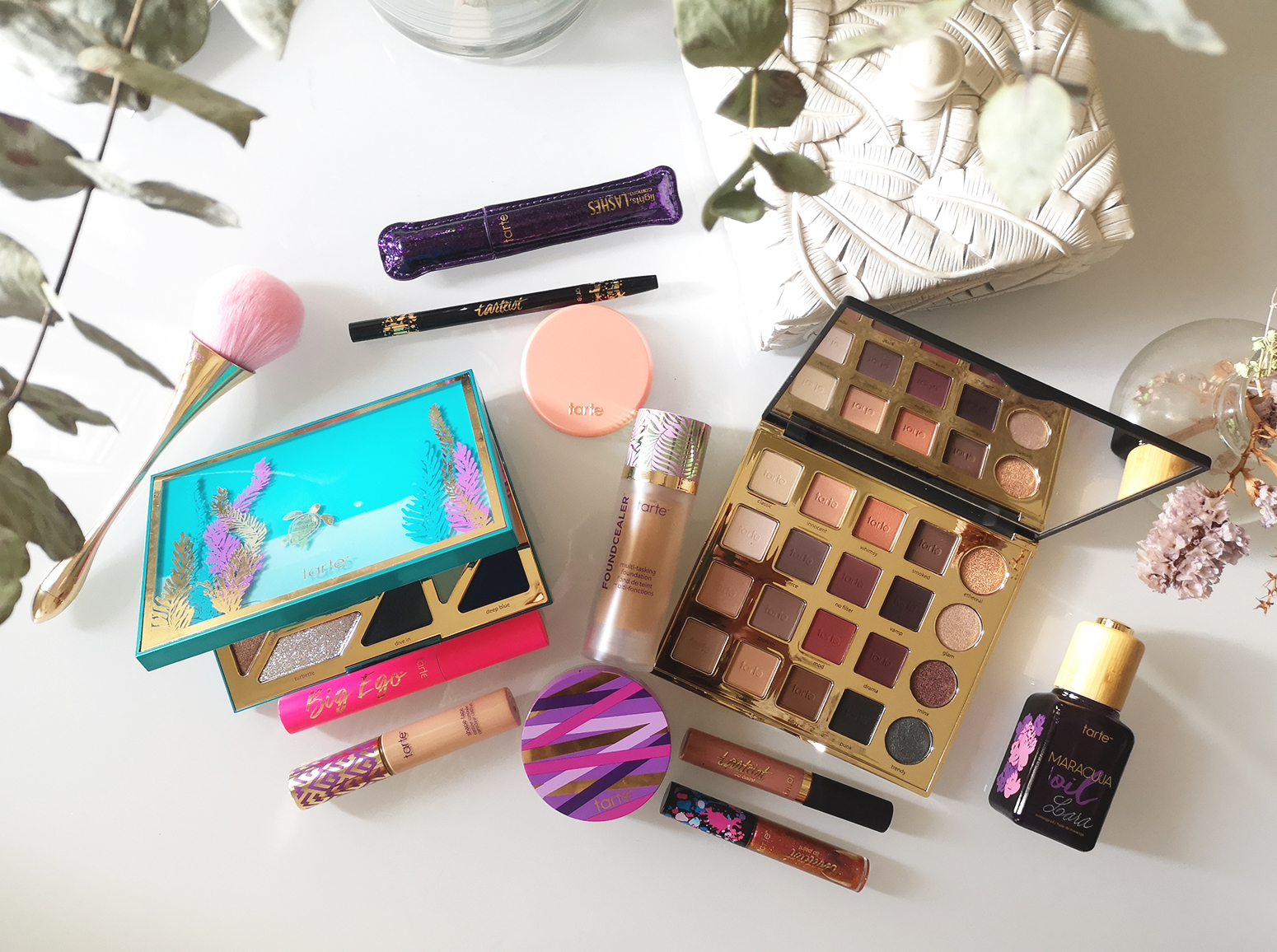 Tarte Make up concealer shape tape eyeshadow palette1