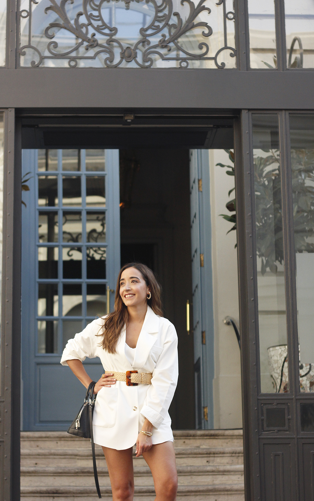 white blazer louis vuitton bag jaime mascaró street style outfit10