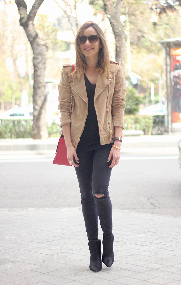 Black & Beige25