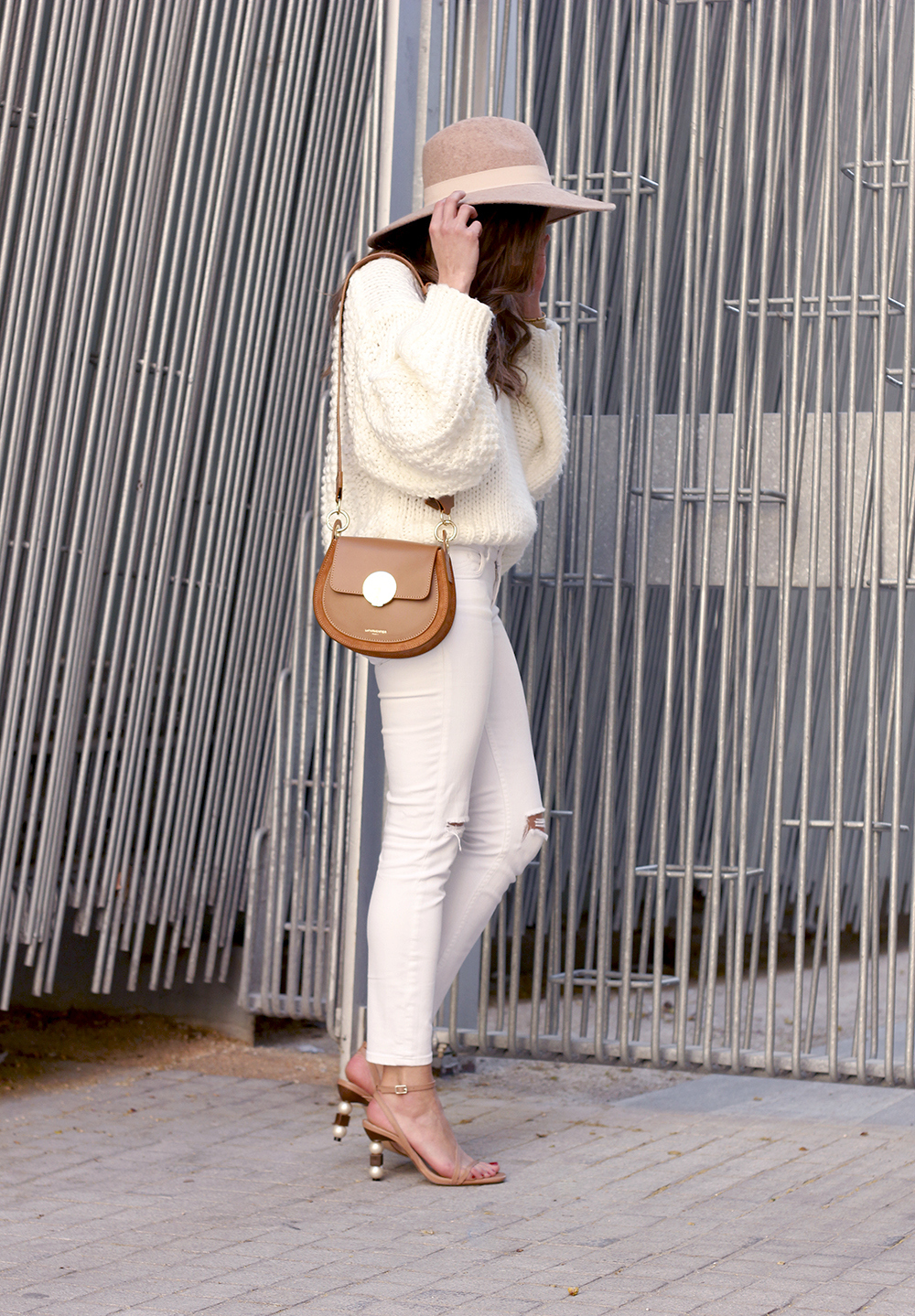 white outfit  beige hat beige bag street style casual outfit 20191