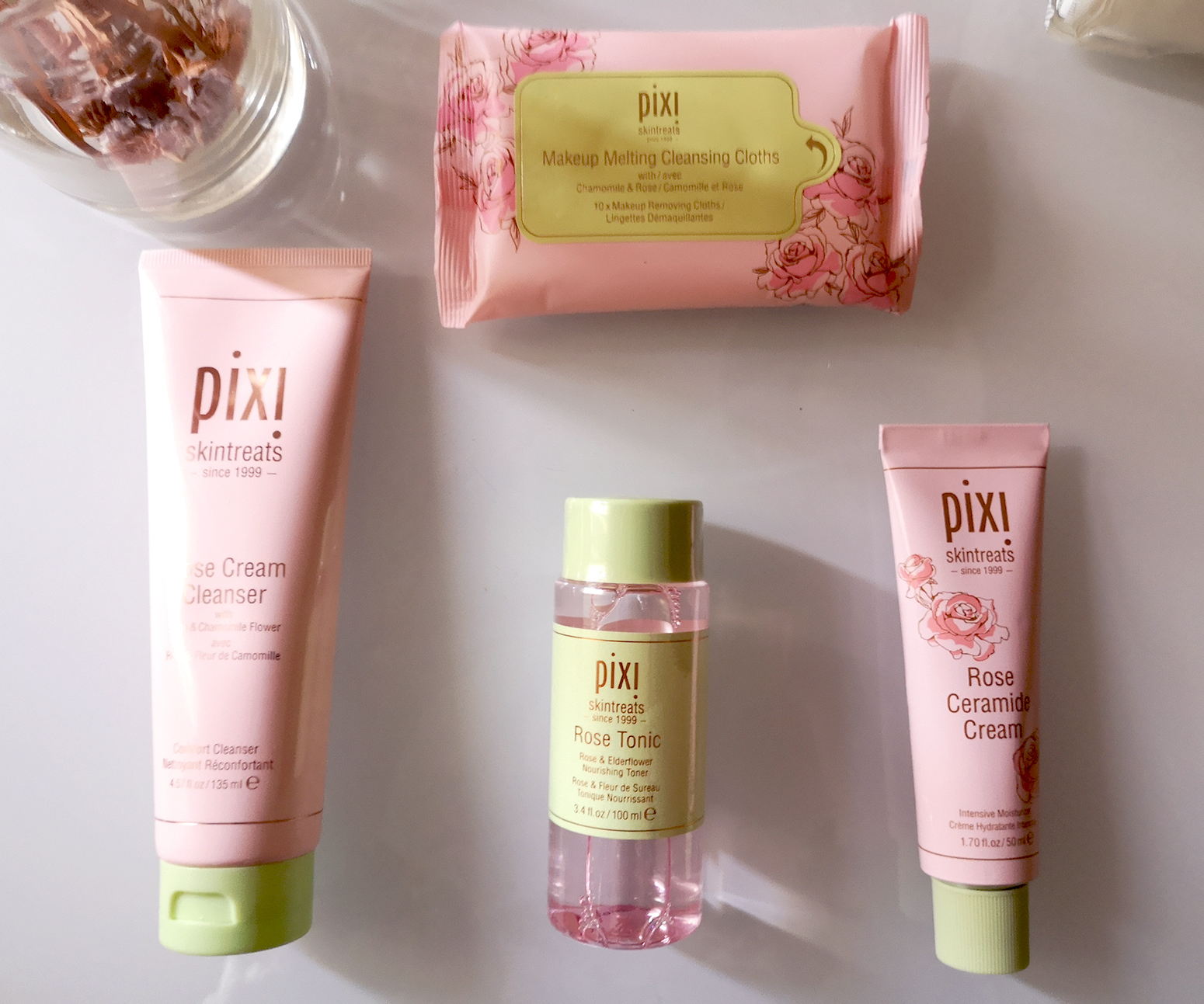 Pixi Beauty Make up skincare glow tonic eyeshadows serum1