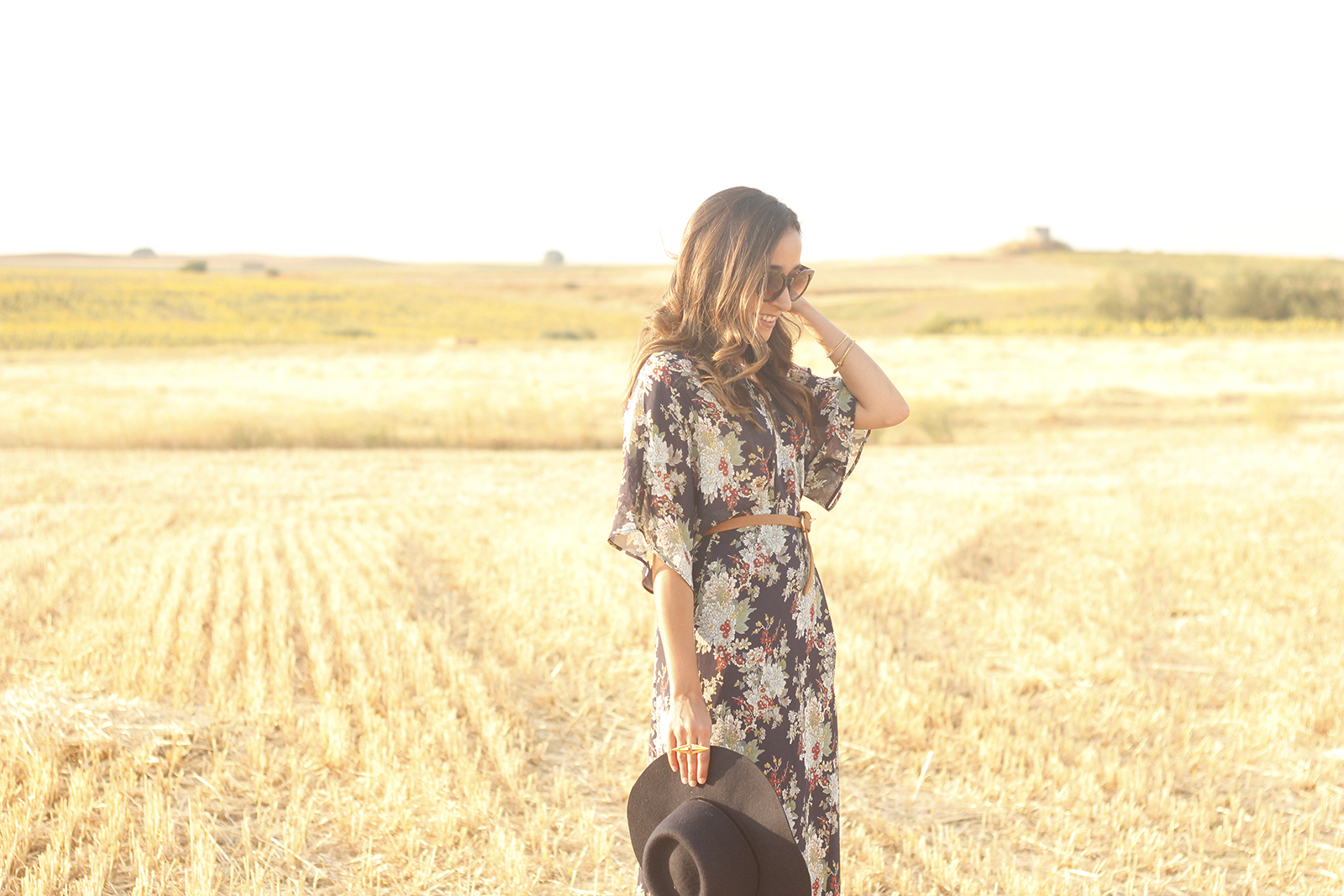 Maxi floral print dress uterqüe blue hat sunnies countryside summer outfit flat sandals massimo dutti01