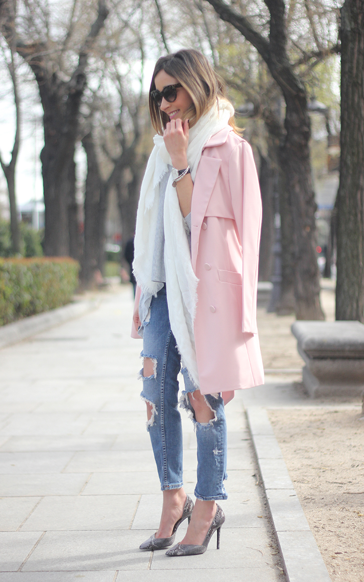 Pink trench & Ripped Jeans01