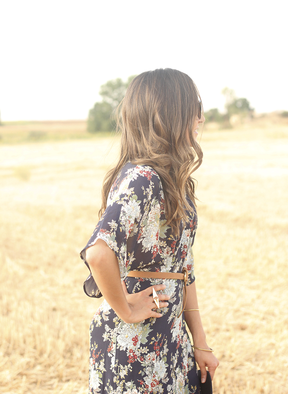 Maxi floral print dress uterqüe blue hat sunnies countryside summer outfit flat sandals massimo dutti21