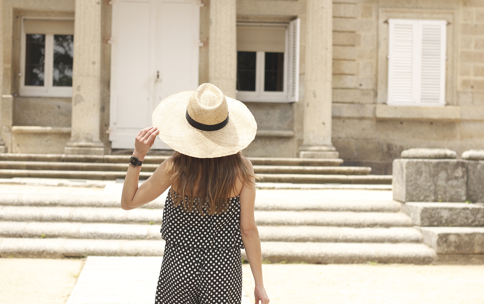 polka dot jumpsuit straw hat flat shoes street style spring outfit 201808