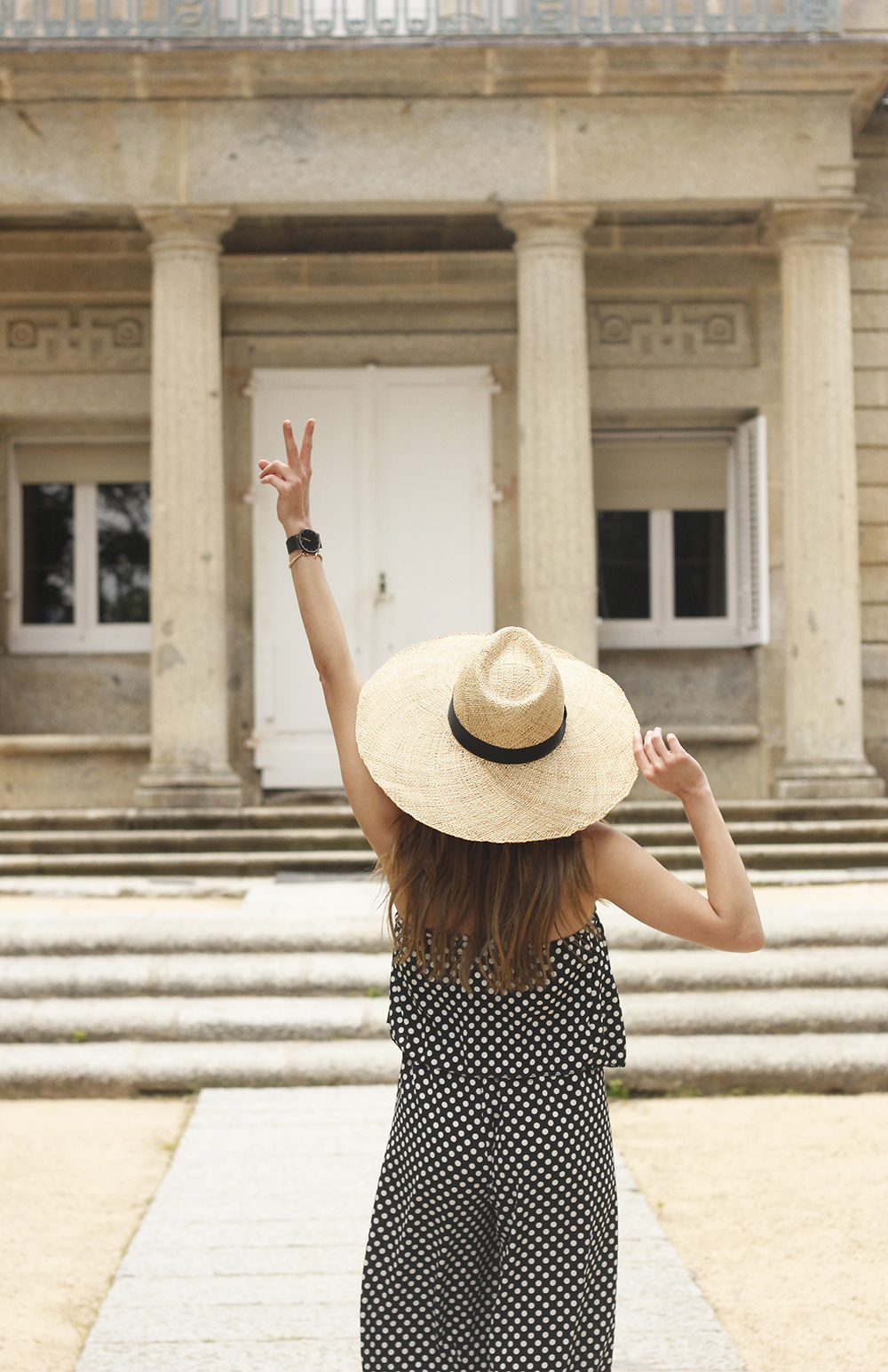 polka dot jumpsuit straw hat flat shoes street style spring outfit 201809