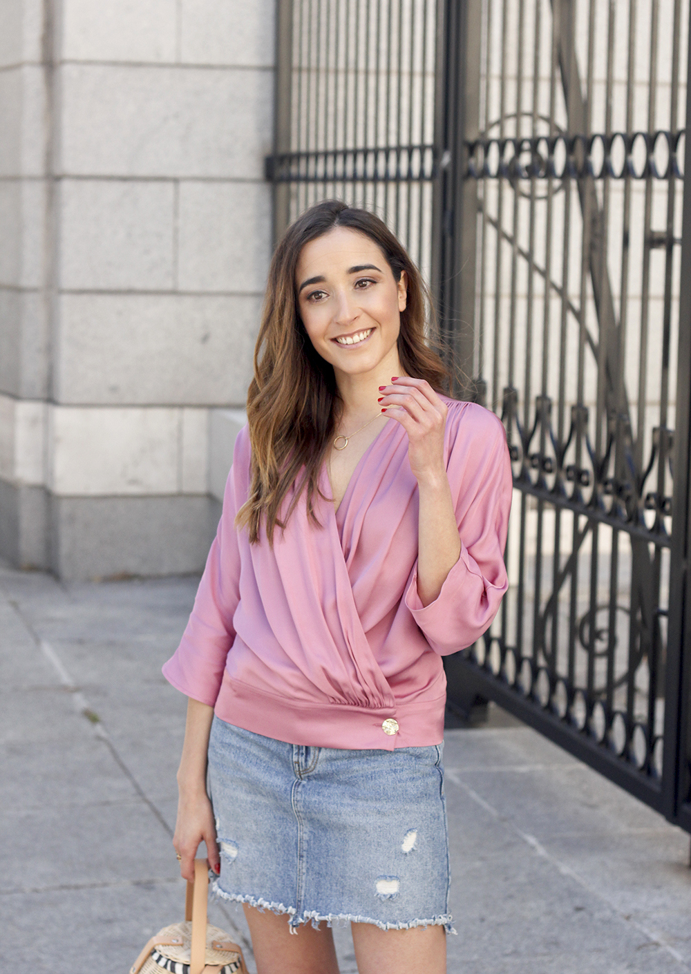 Pink blouse uterqüe denim skirt nude heels spring outfit 13