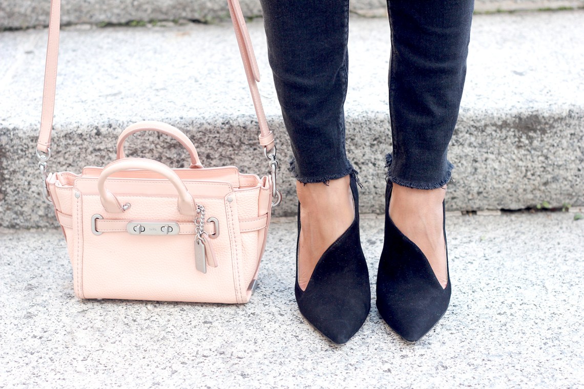 vichy shirt black ripped jeans black heels coach bag accessories outfit style fashion16