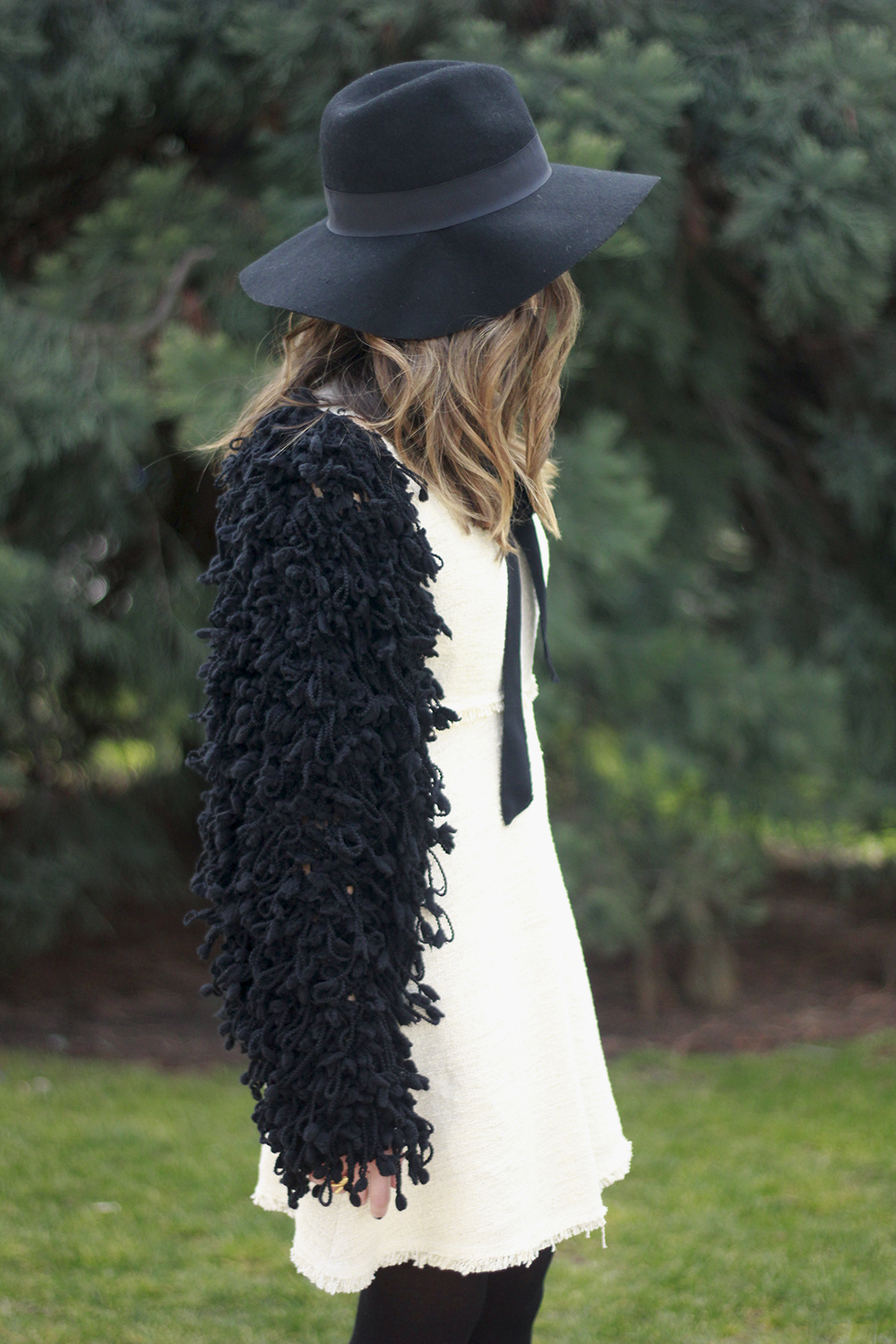 White tweed dress with bow black jacket hat outfit04