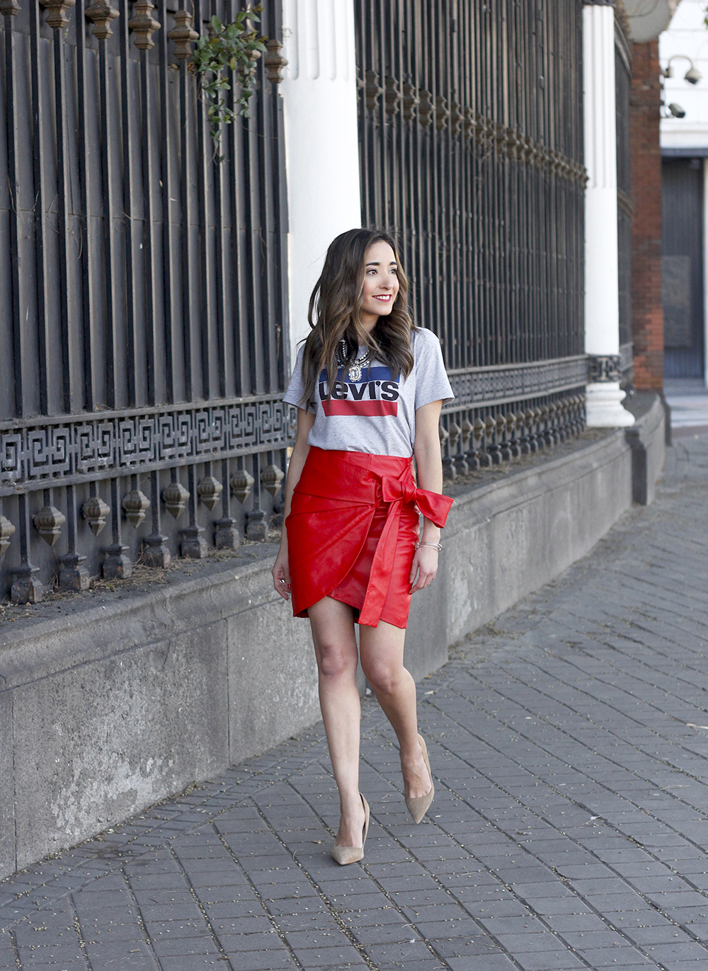 red leather skirt uterqüe Levi's T-Shirt nude heels outfit style fashion spring12