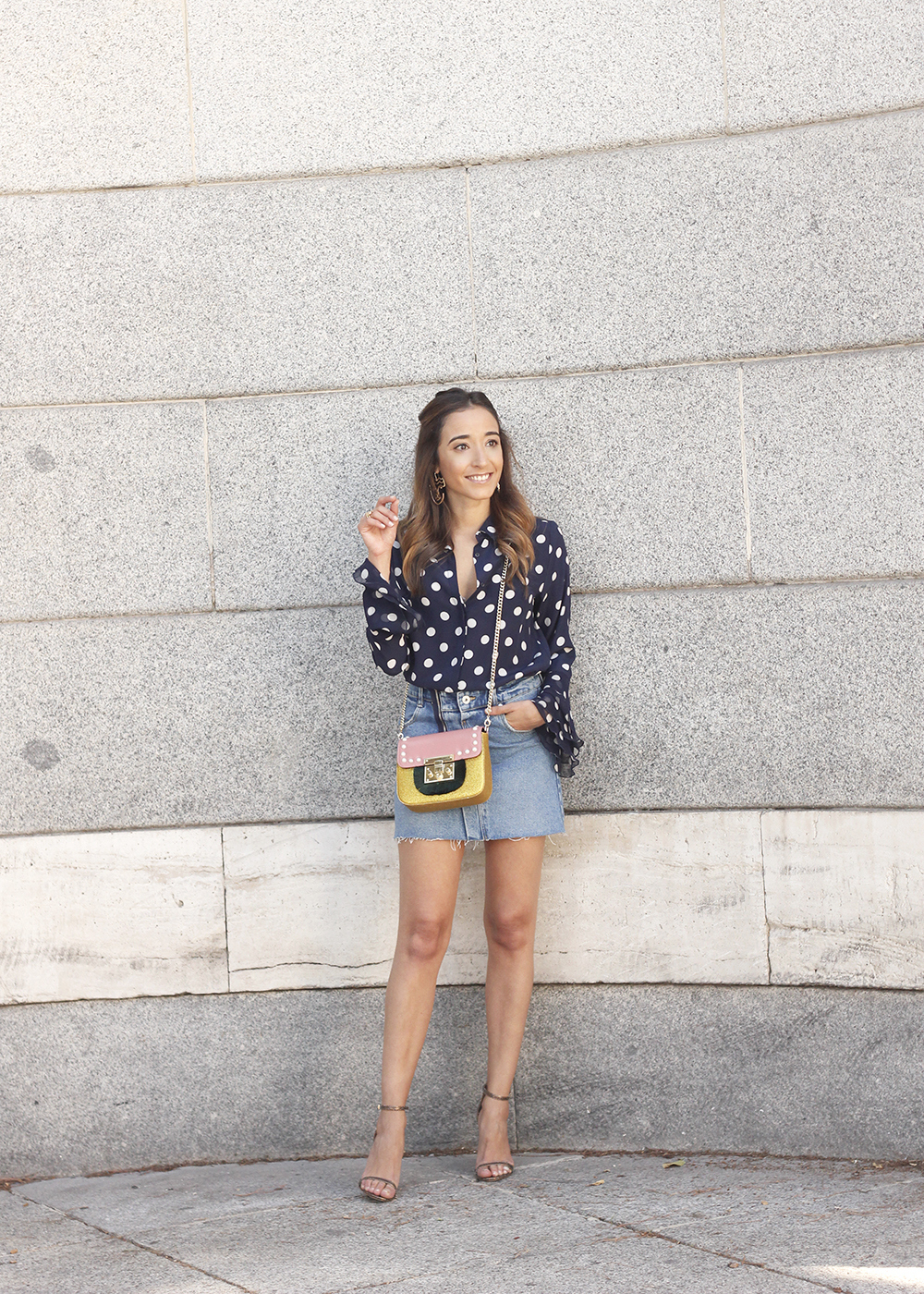 Polka dots shirt uterqüe bolso denim skirt girl outfit fashion05