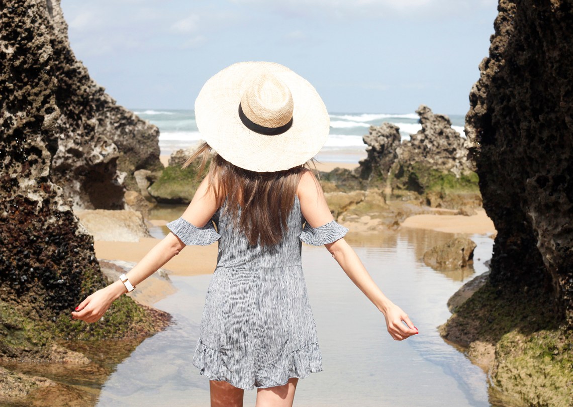 striped jumpsuit beach days vacation hat summer outfit style fashion03