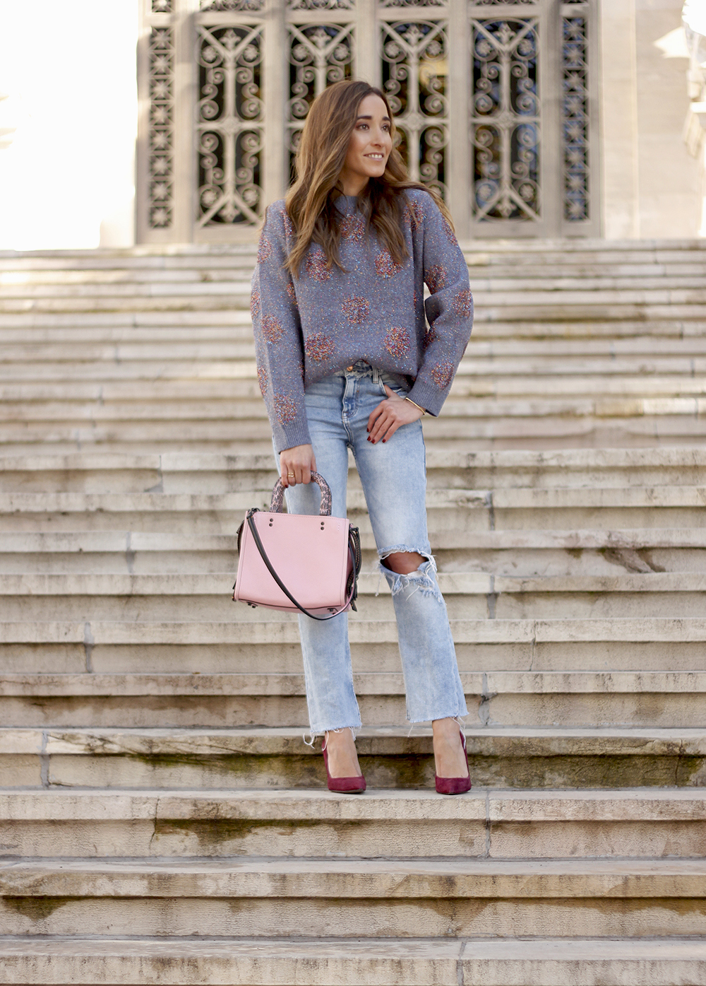 GRAY CHRISTMAS JERSEY ripped jeans pink coaach bag burgundy heels street style fall outfit 20186827