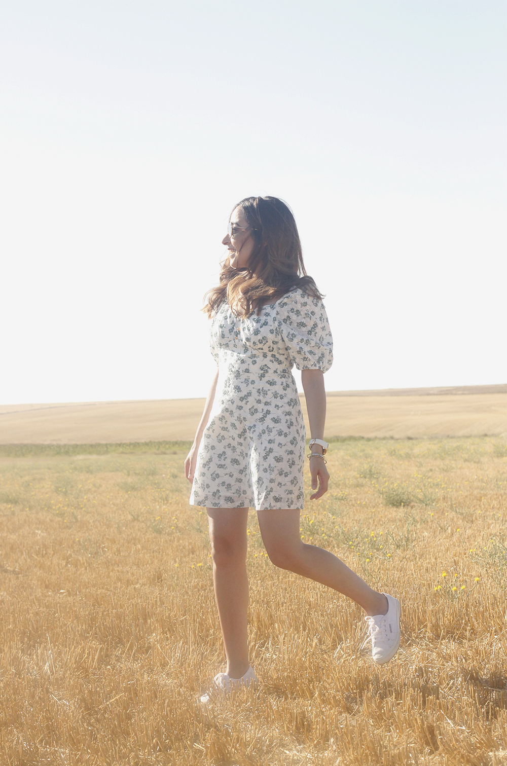 contryside outfit streetstyle sneakers dress summer2