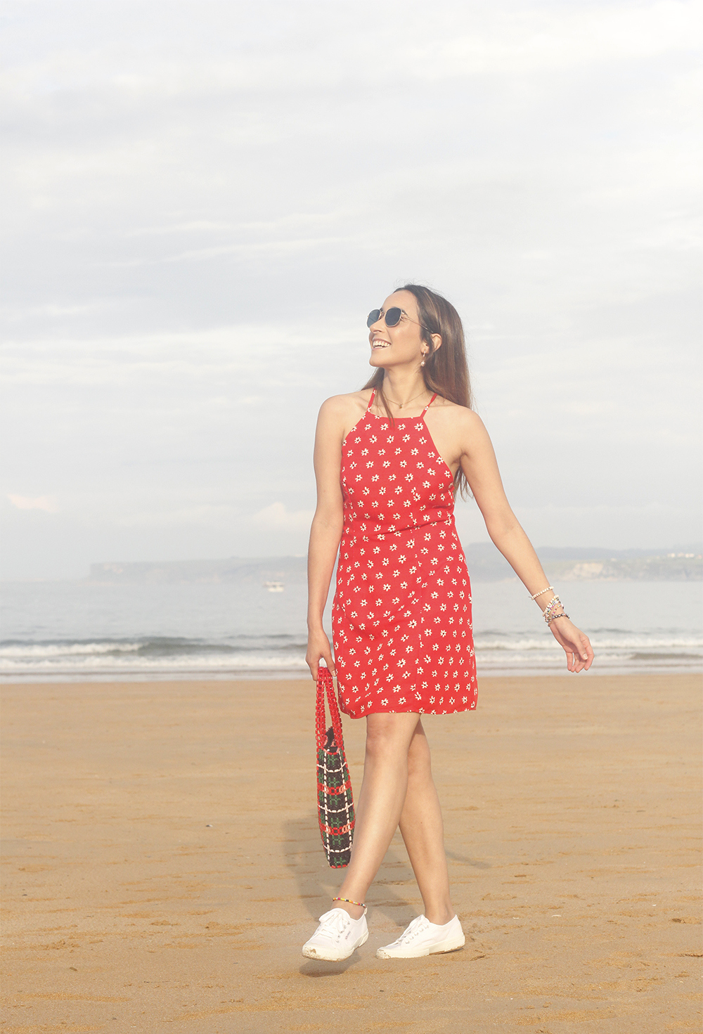 beach summer red dress sneakers santader outfit summer3