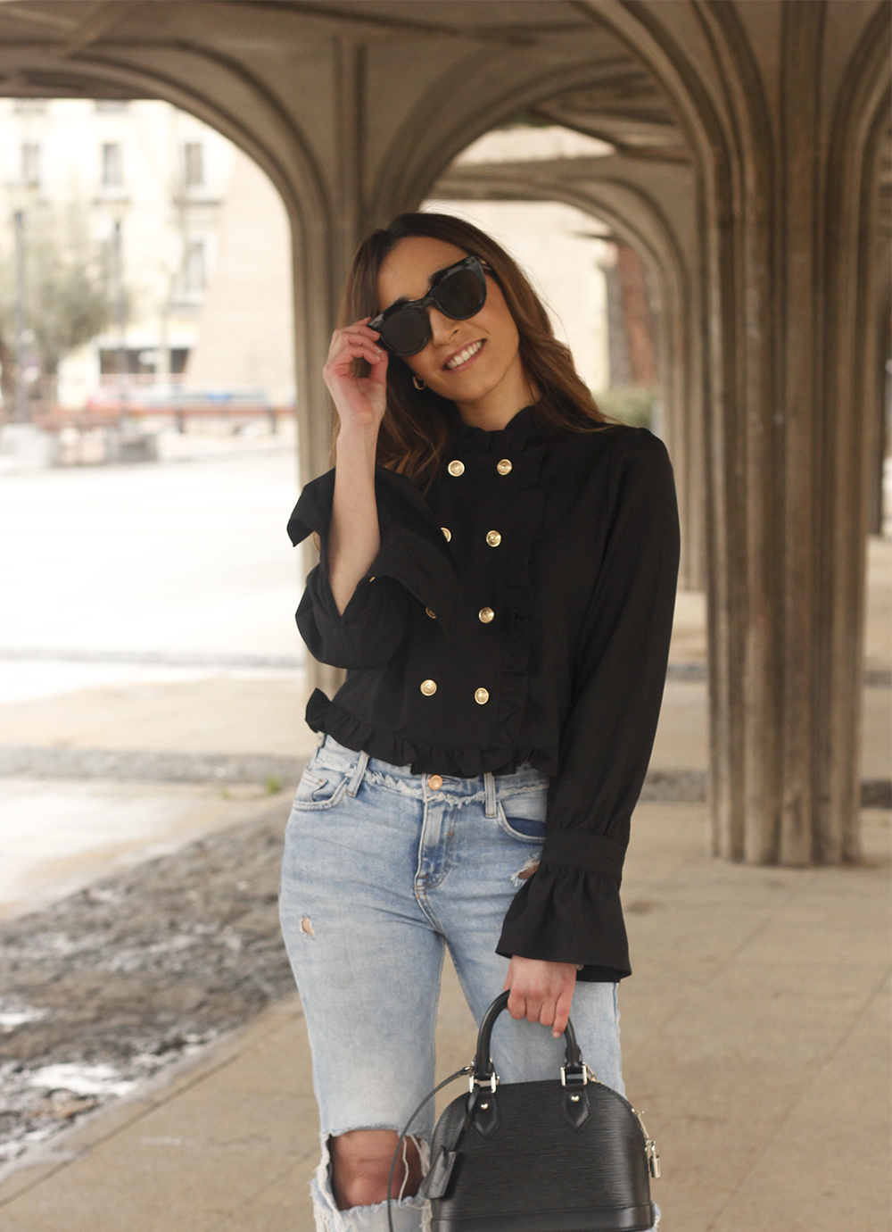 black blouse jeans louis vuitton street style outfit7
